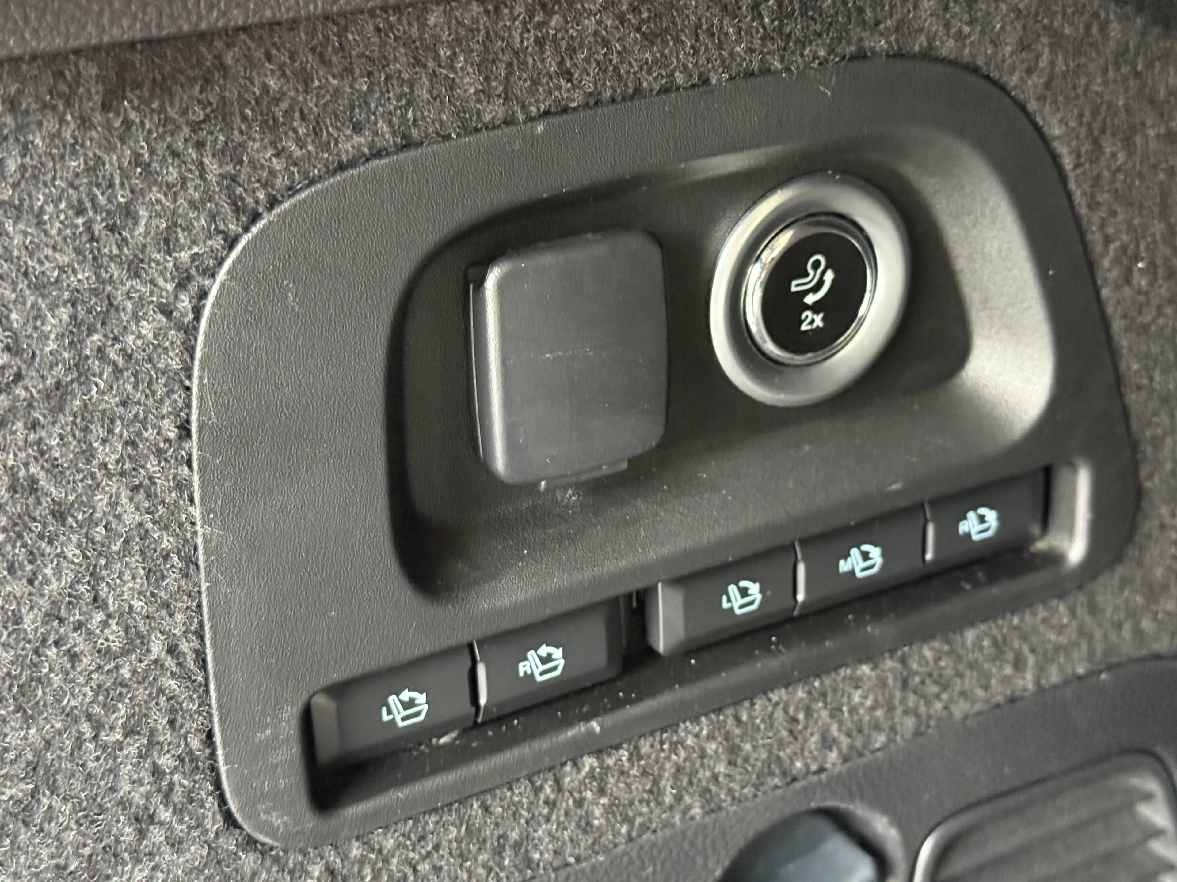 Ford Galaxy 2.0 EcoBlue Titanium — photo 14