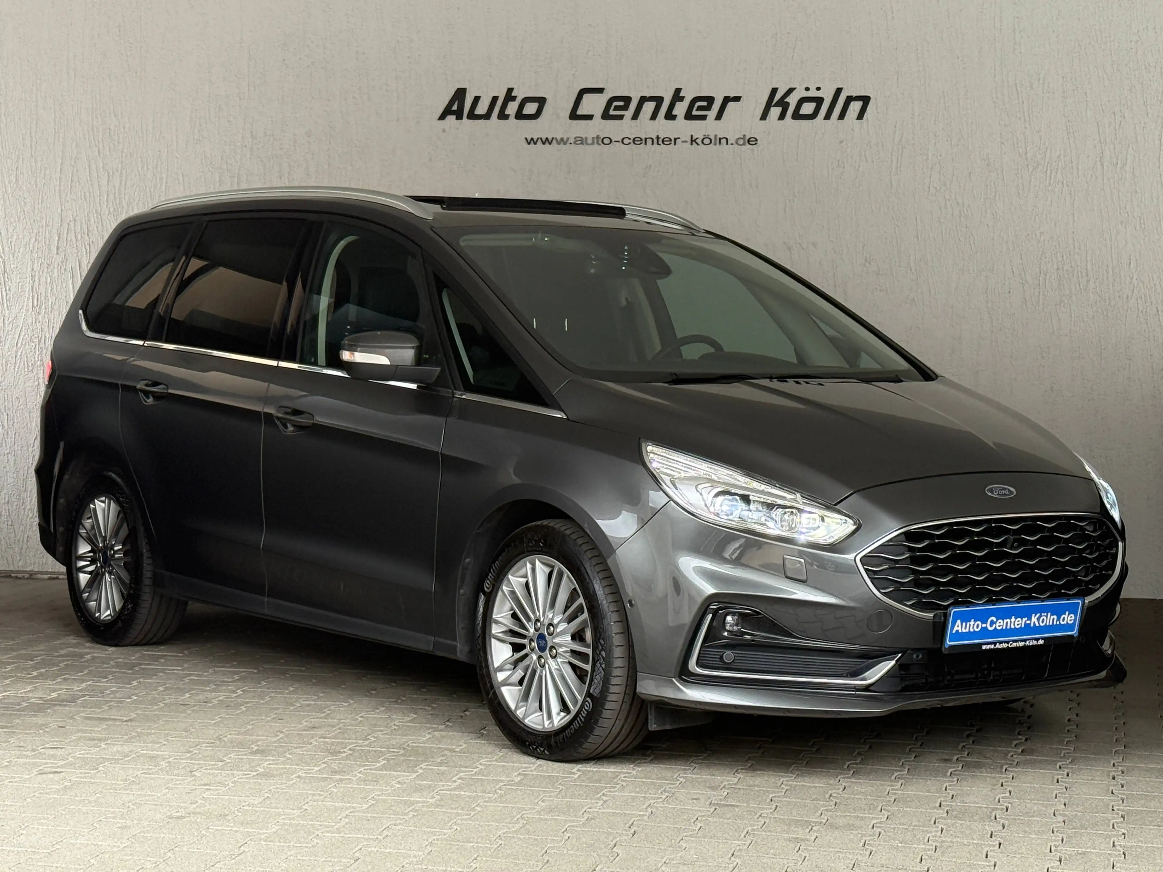 Ford Galaxy 2.0 EcoBlue Titanium — photo 2