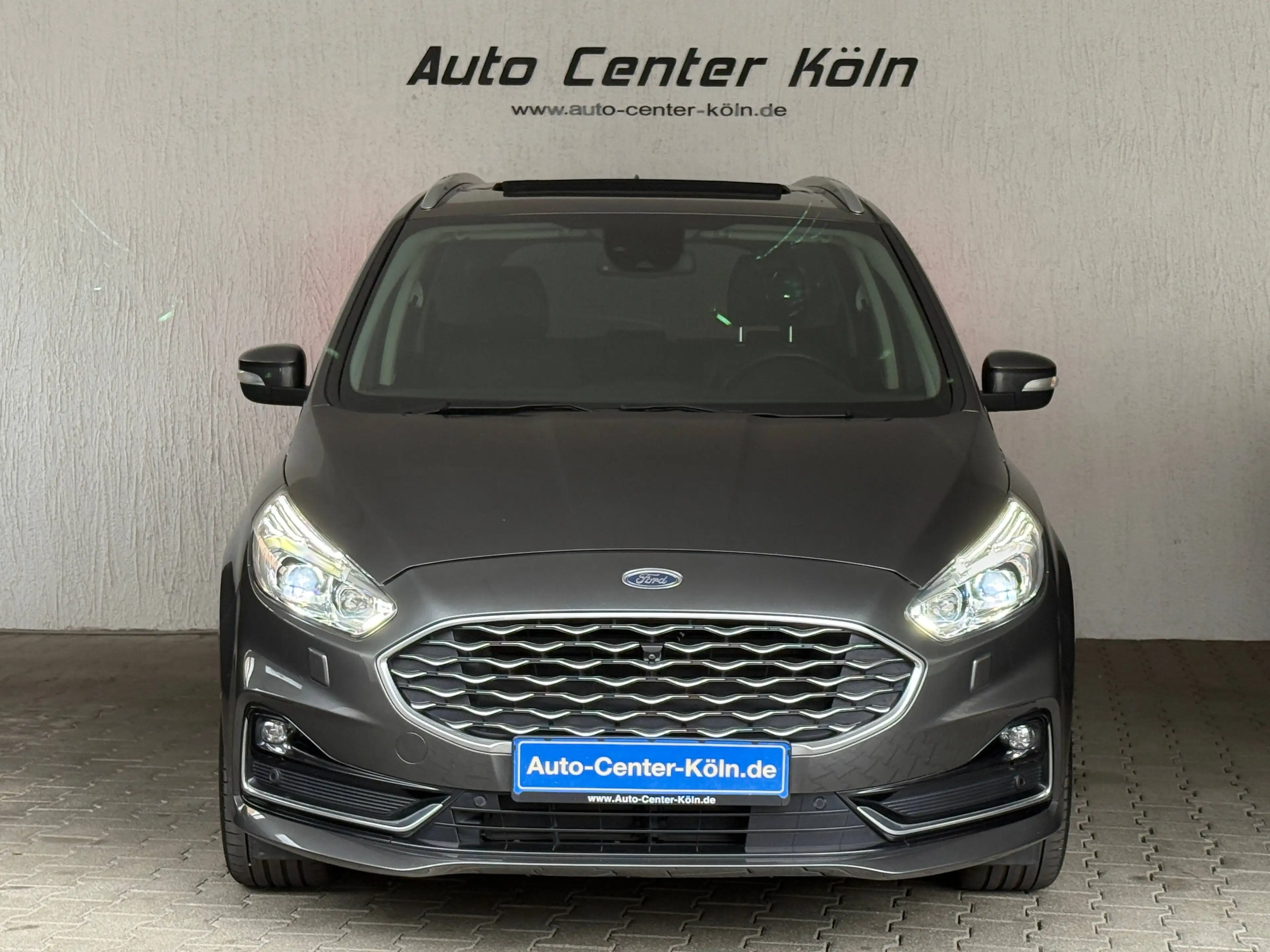 Ford Galaxy 2.0 EcoBlue Titanium — photo 3