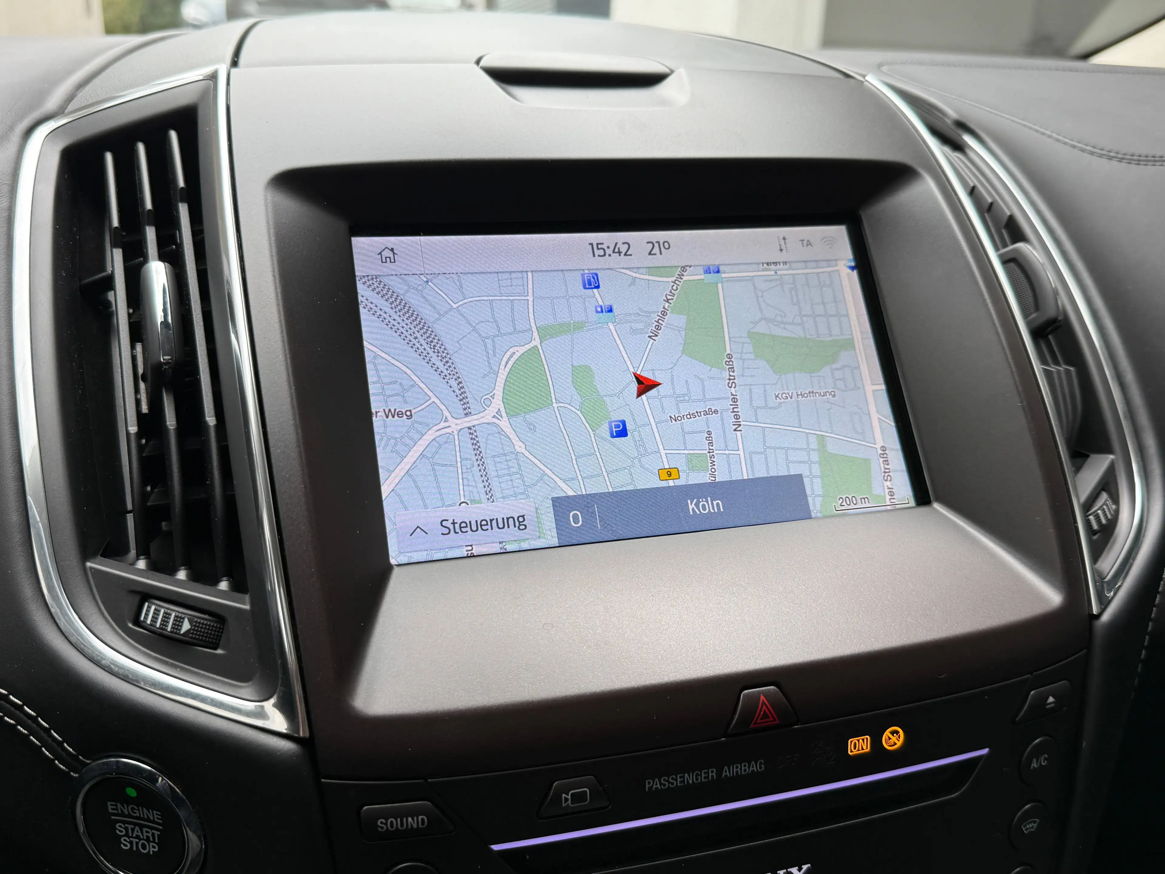 Ford Galaxy 2.0 EcoBlue Titanium — photo 11