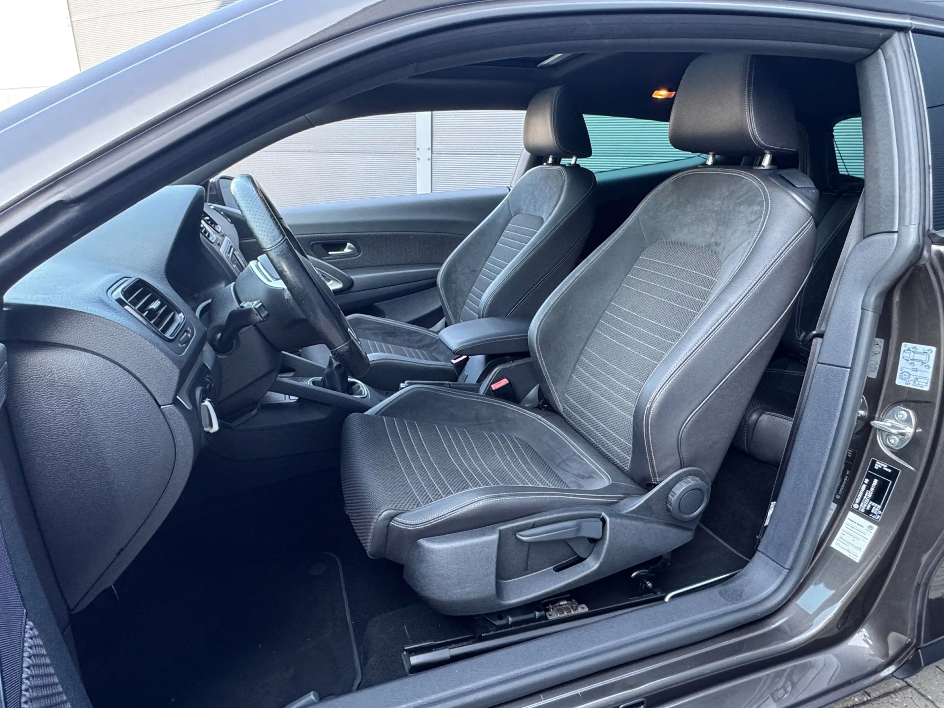 Volkswagen Scirocco 1.4 TSI Highline / Navi / Nap / Pano — photo 6