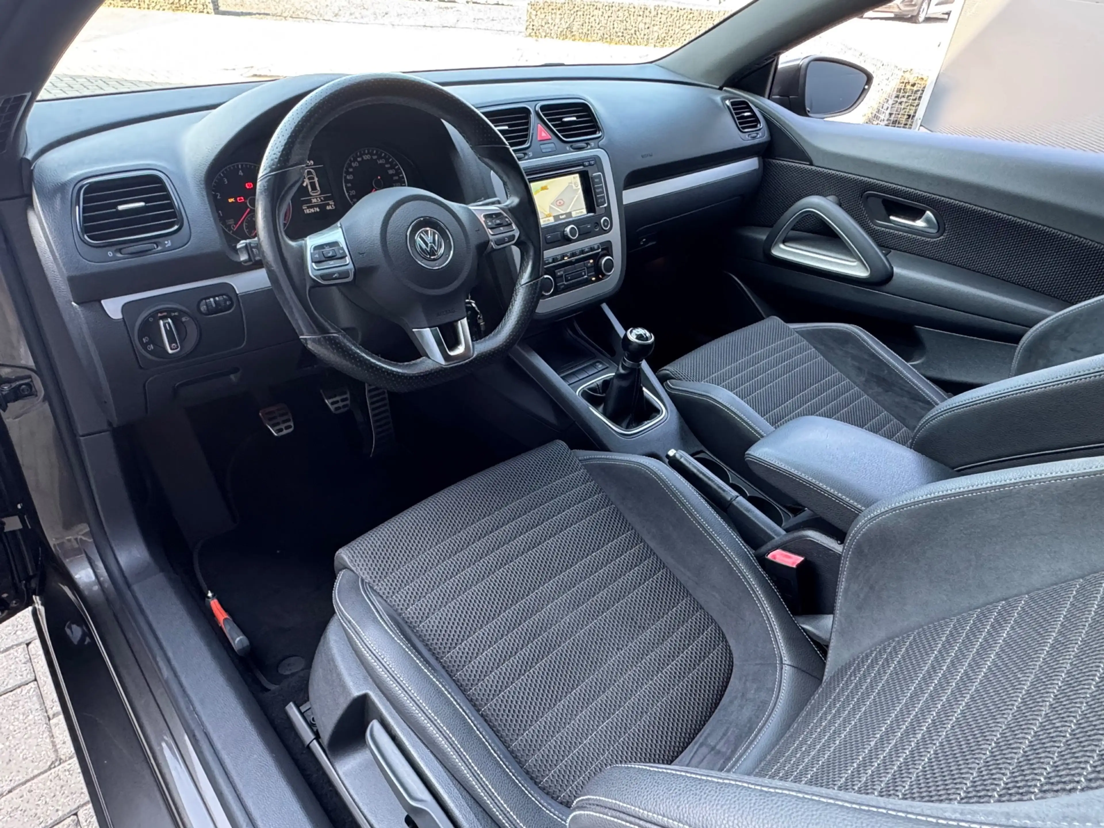 Volkswagen Scirocco 1.4 TSI Highline / Navi / Nap / Pano — photo 5