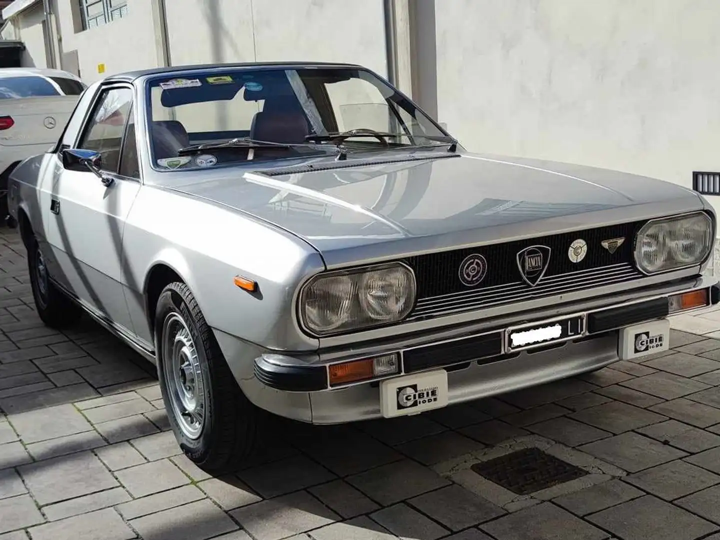 Lancia Beta spider Silber - 1