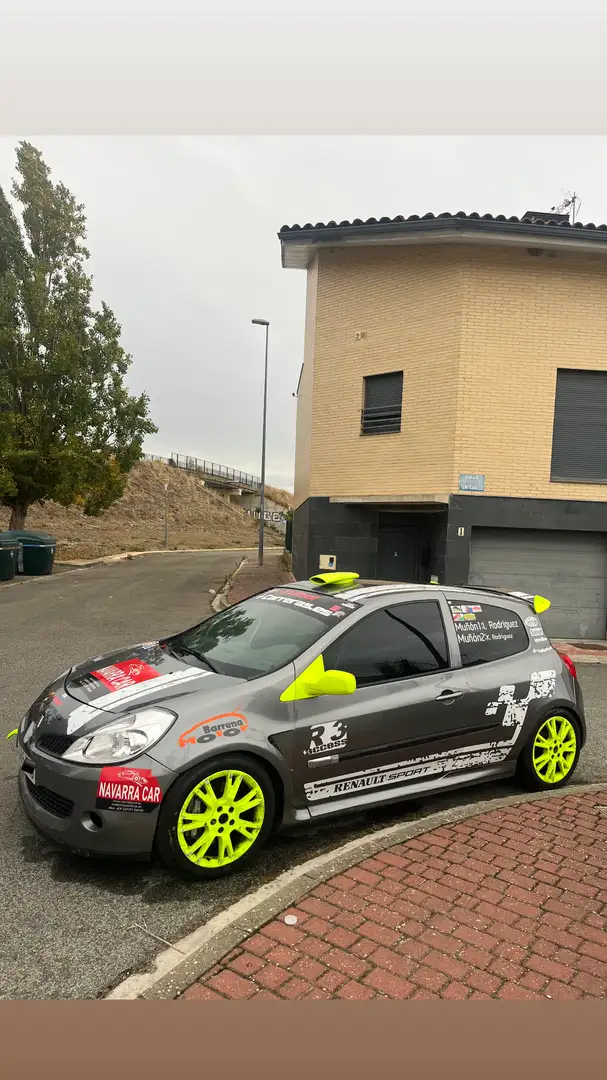 Renault Clio 2.0 Sport Gris - 1