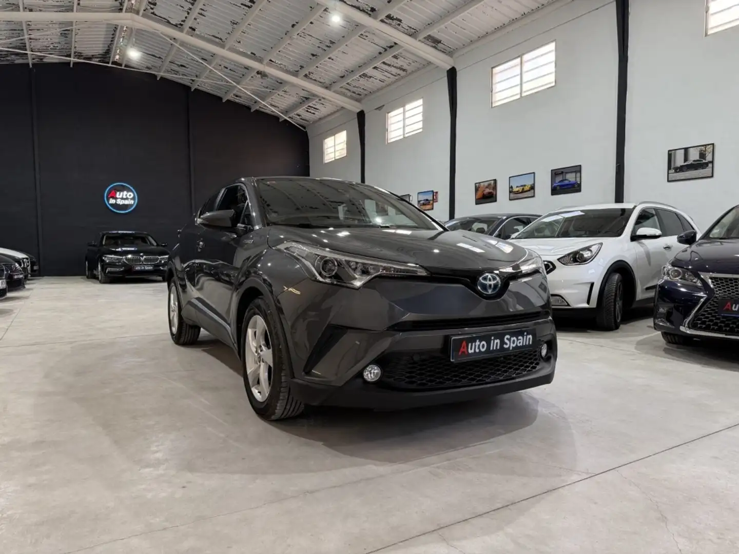 Toyota C-HR 125H Dynamic Plus Gris - 1