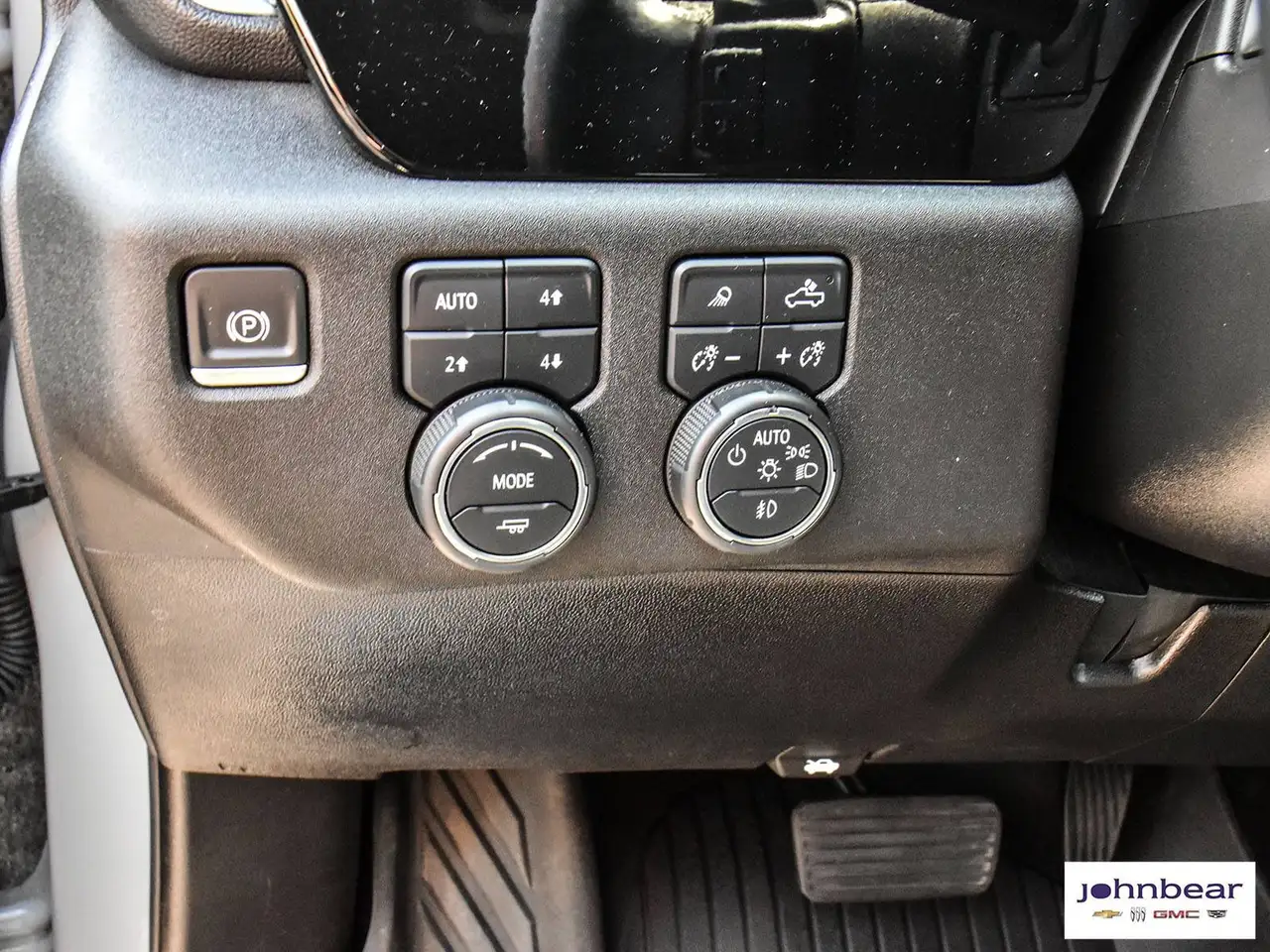 Chevrolet Silverado 1500 photo Chevrolet Silverado 1500