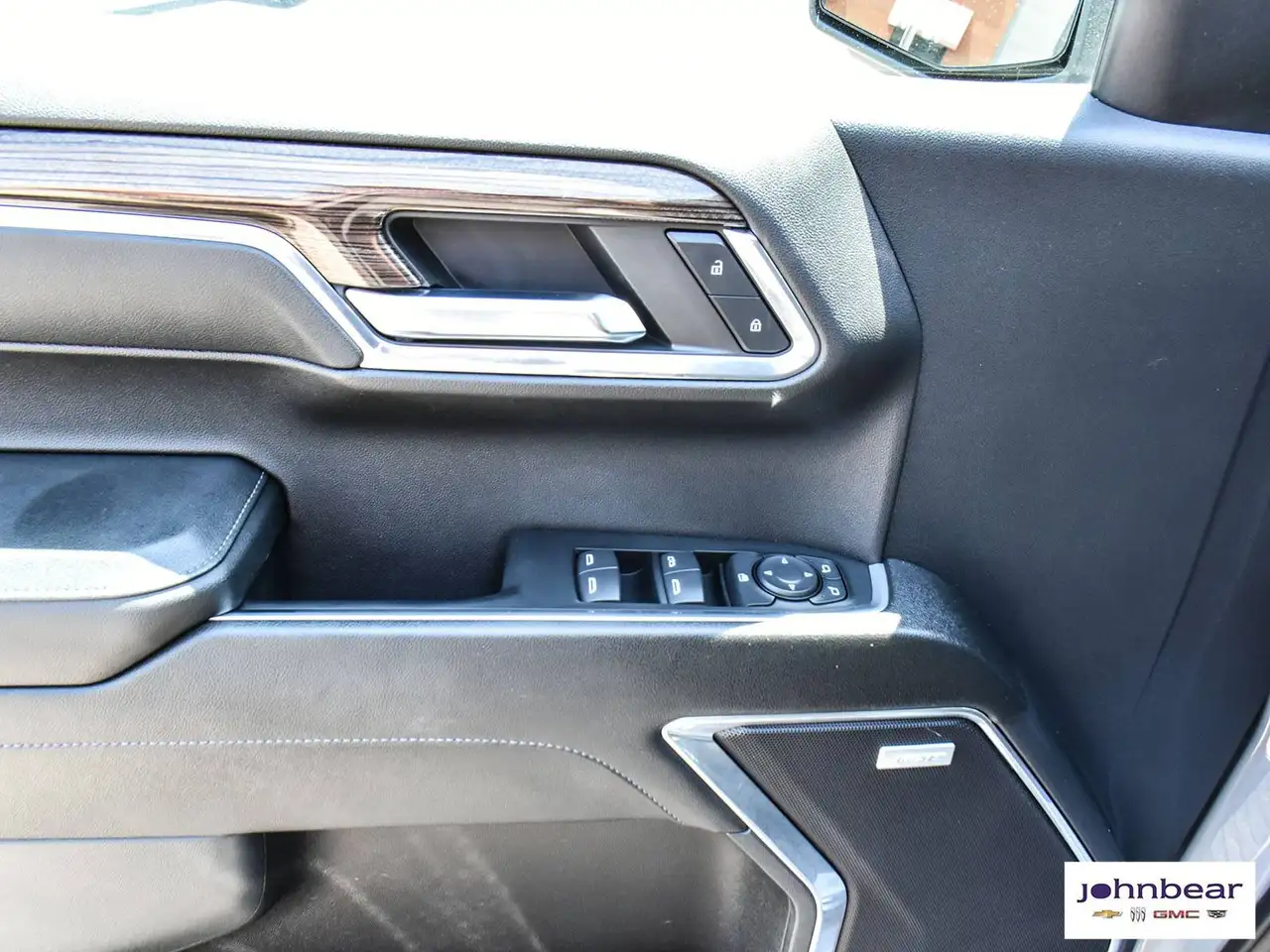 Chevrolet Silverado 1500 photo Chevrolet Silverado 1500
