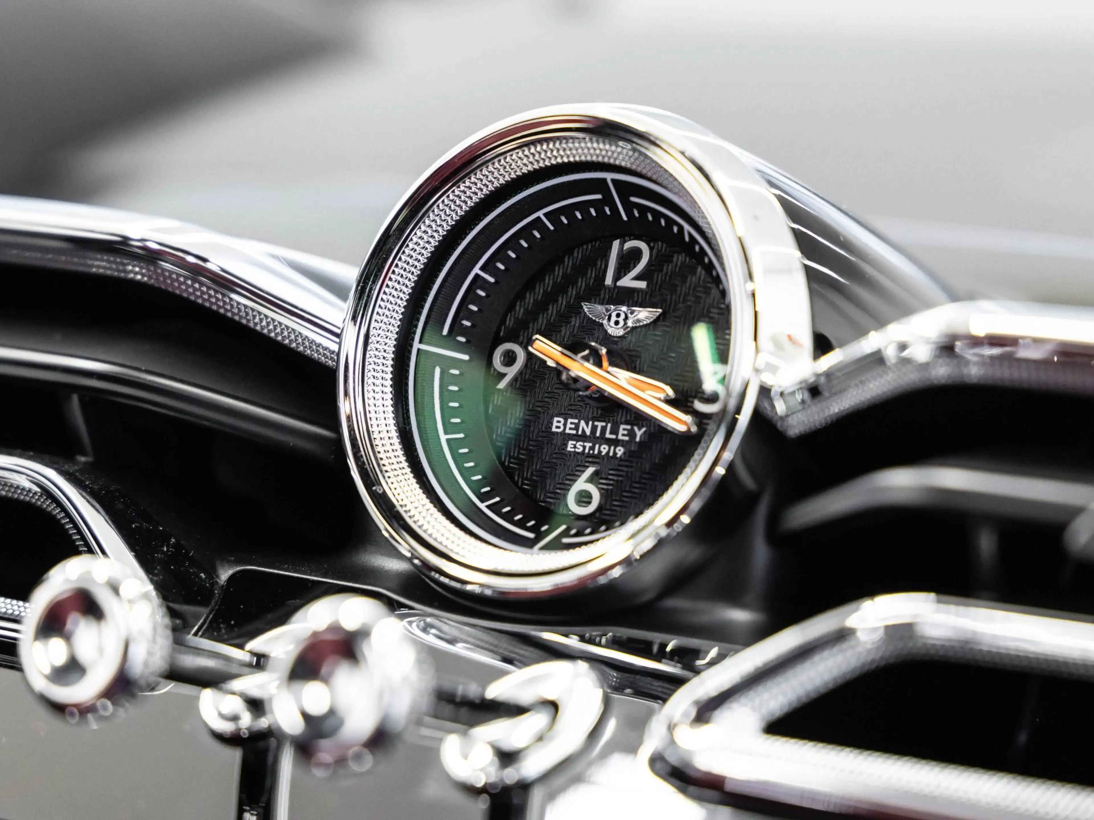 Bentley Bentayga S V8 von BENTLEY MANNHEIM — photo 15
