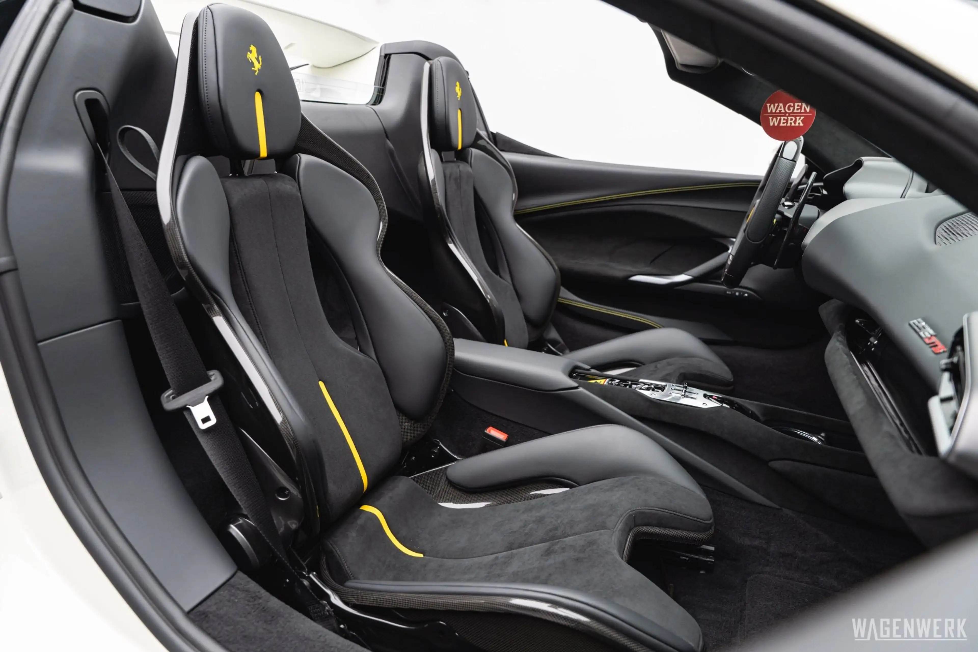 Ferrari 296 GTS RACINGSITZE CARBONLENKRAD LIFT DISPLAY KAMERA — photo 14