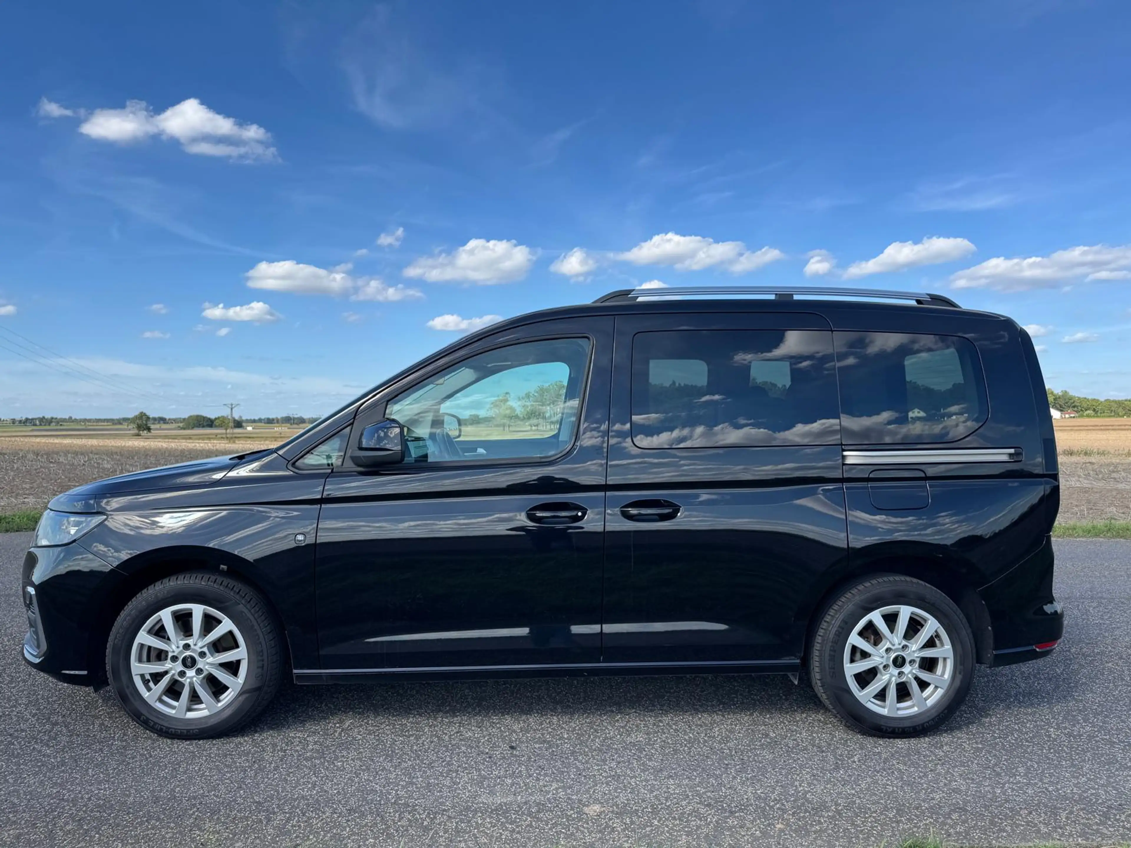Ford Tourneo Connect Grand Tourneo Connect 2.0 EcoBlue Allrad TITANIUM — photo 2