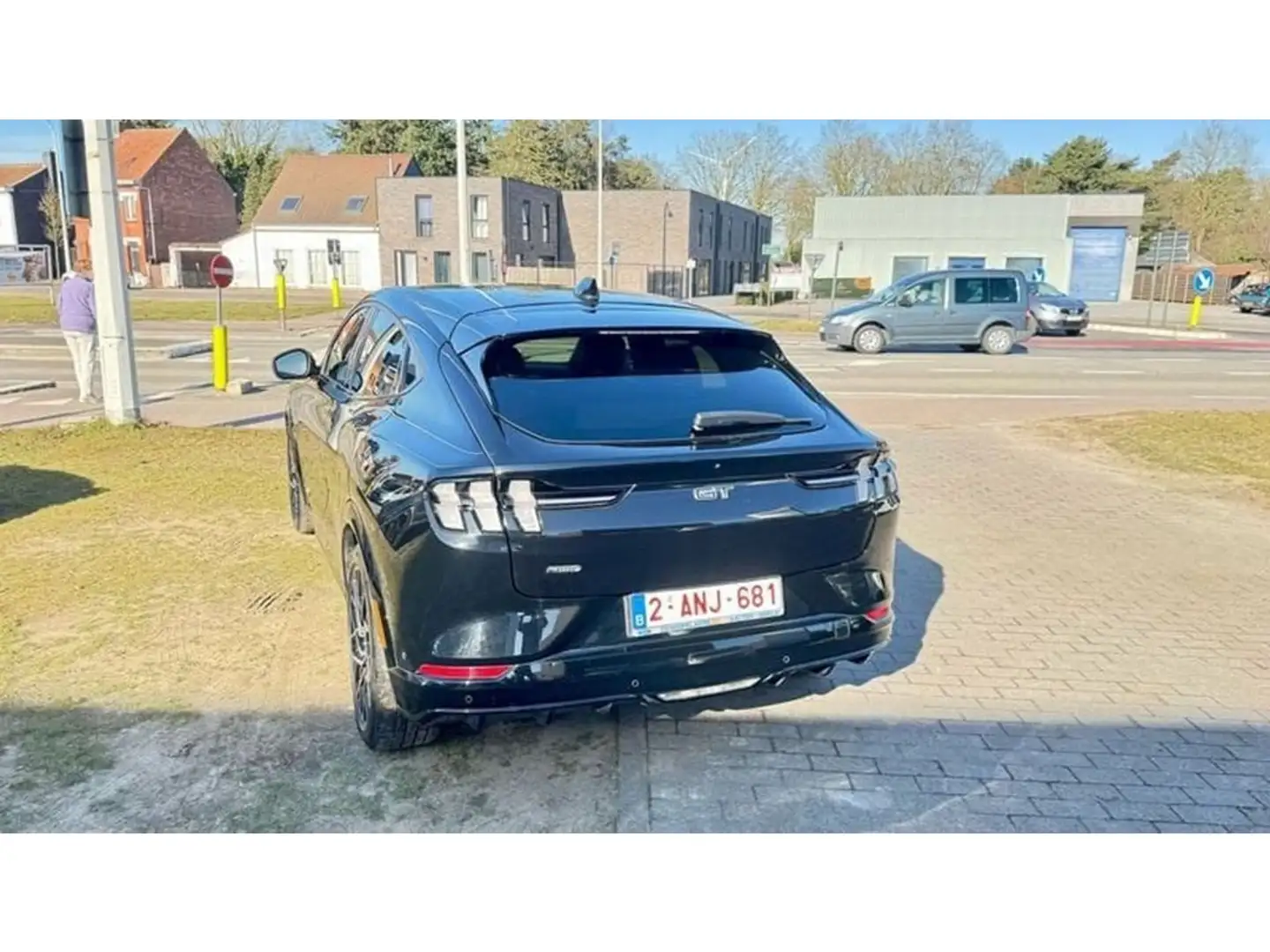 Ford Mustang Mach-E 91 kWh AWD GT Zwart - 2