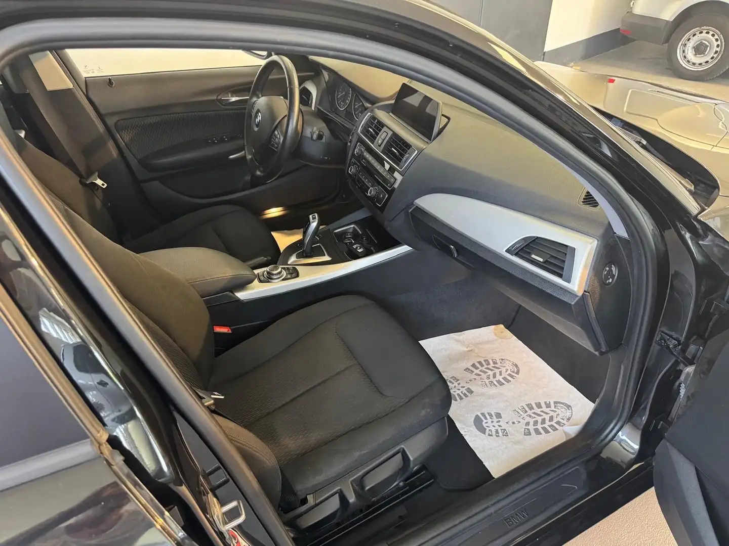 BMW 120 D ADVANTAGE*AUT*CLIMATIC*NAVI*SHZ*PDC*TEMPO* Noir - 2