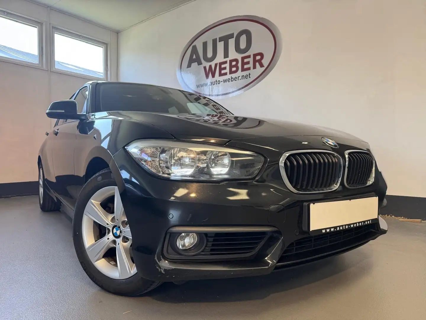 BMW 120 D ADVANTAGE*AUT*CLIMATIC*NAVI*SHZ*PDC*TEMPO* Noir - 1