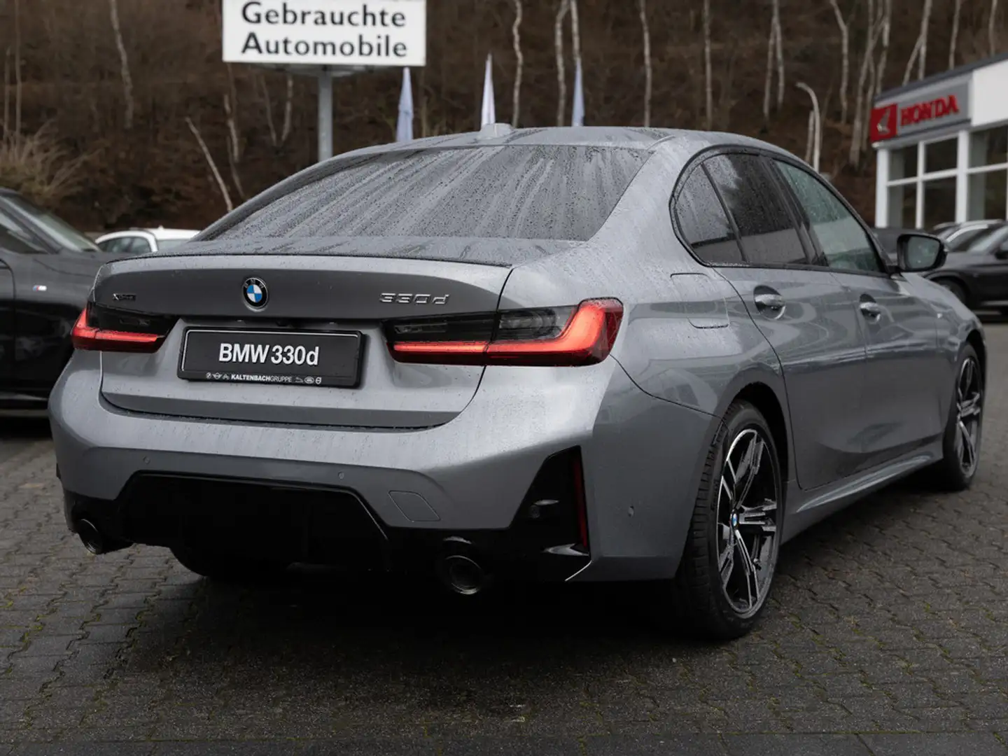 BMW 330 d xDrive M-Sportpaket 360° HUD LED ACC H/K Grijs - 2