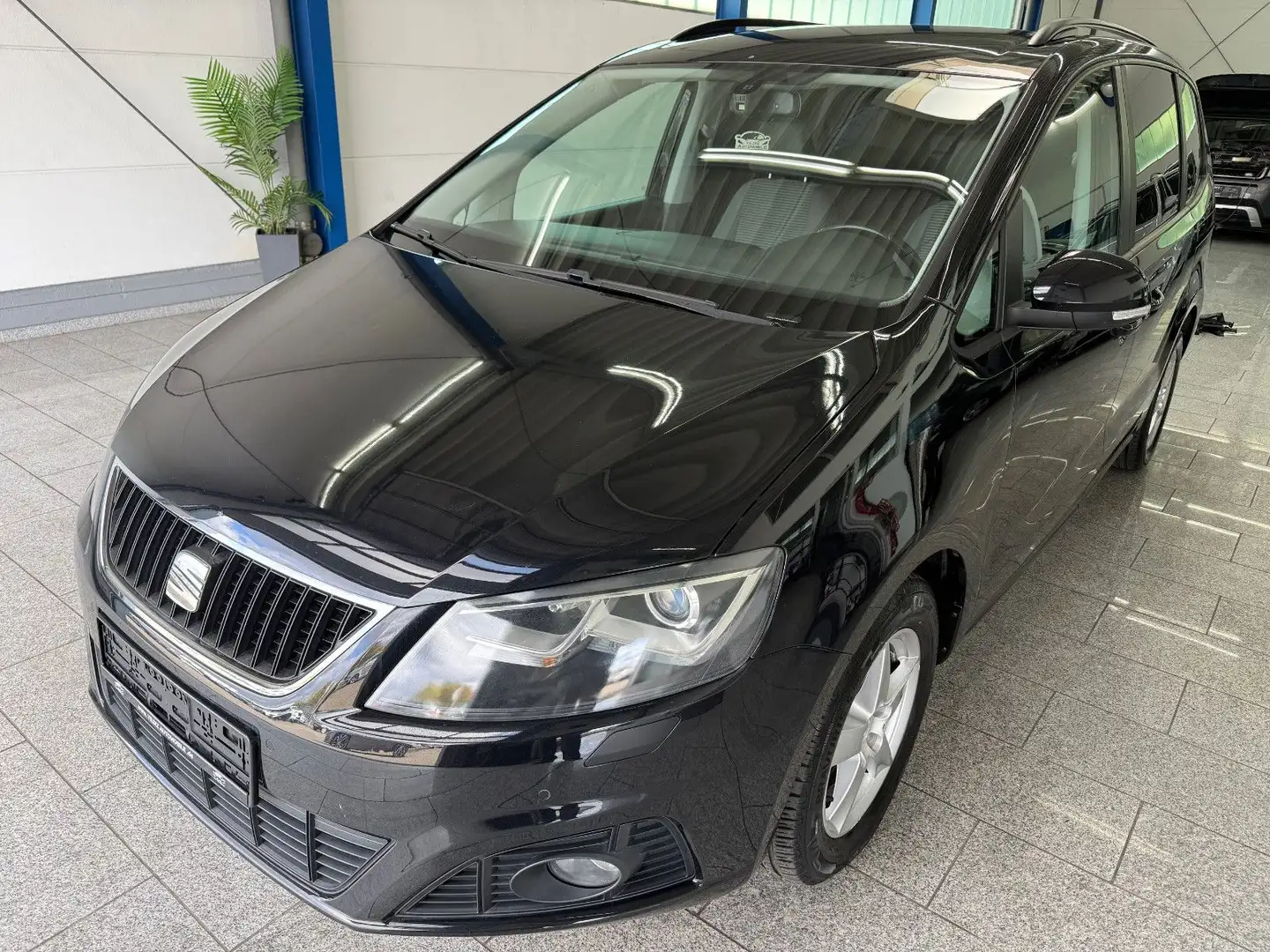 SEAT Alhambra 2.0 TDI*AUTOM*STYLE*BI-XN*NAV*PDC*TEMP Schwarz - 2