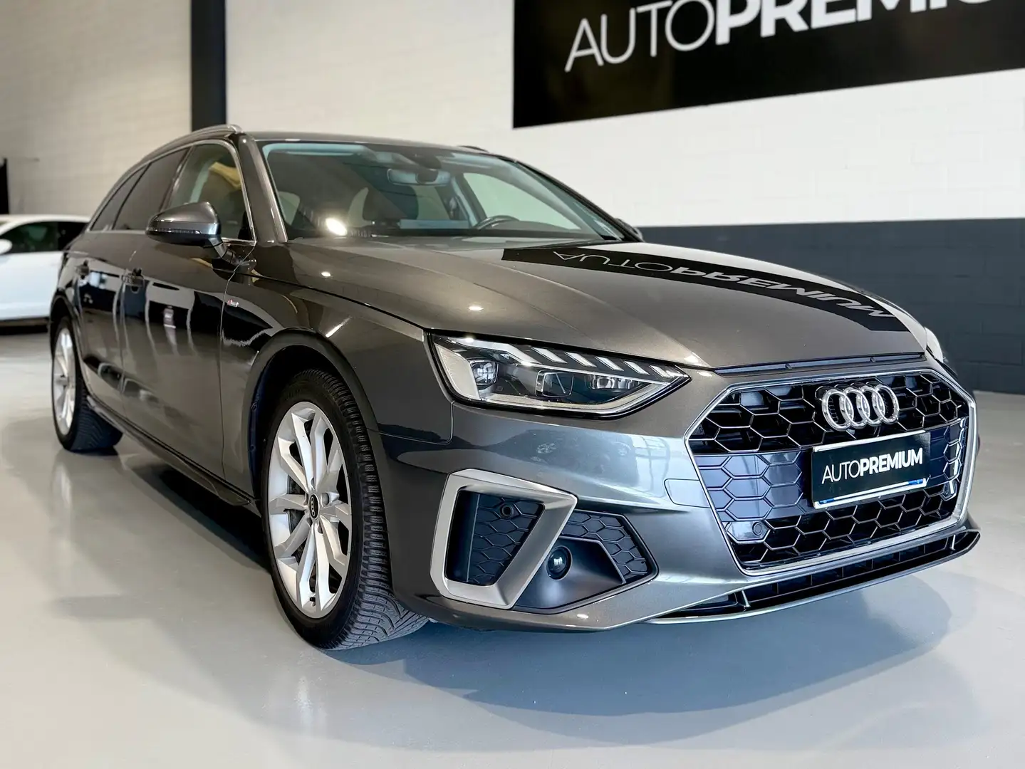 Audi A4 A4 Avant 30 2.0 tdi mhev S Line 136cv s-tronic Grigio - 1