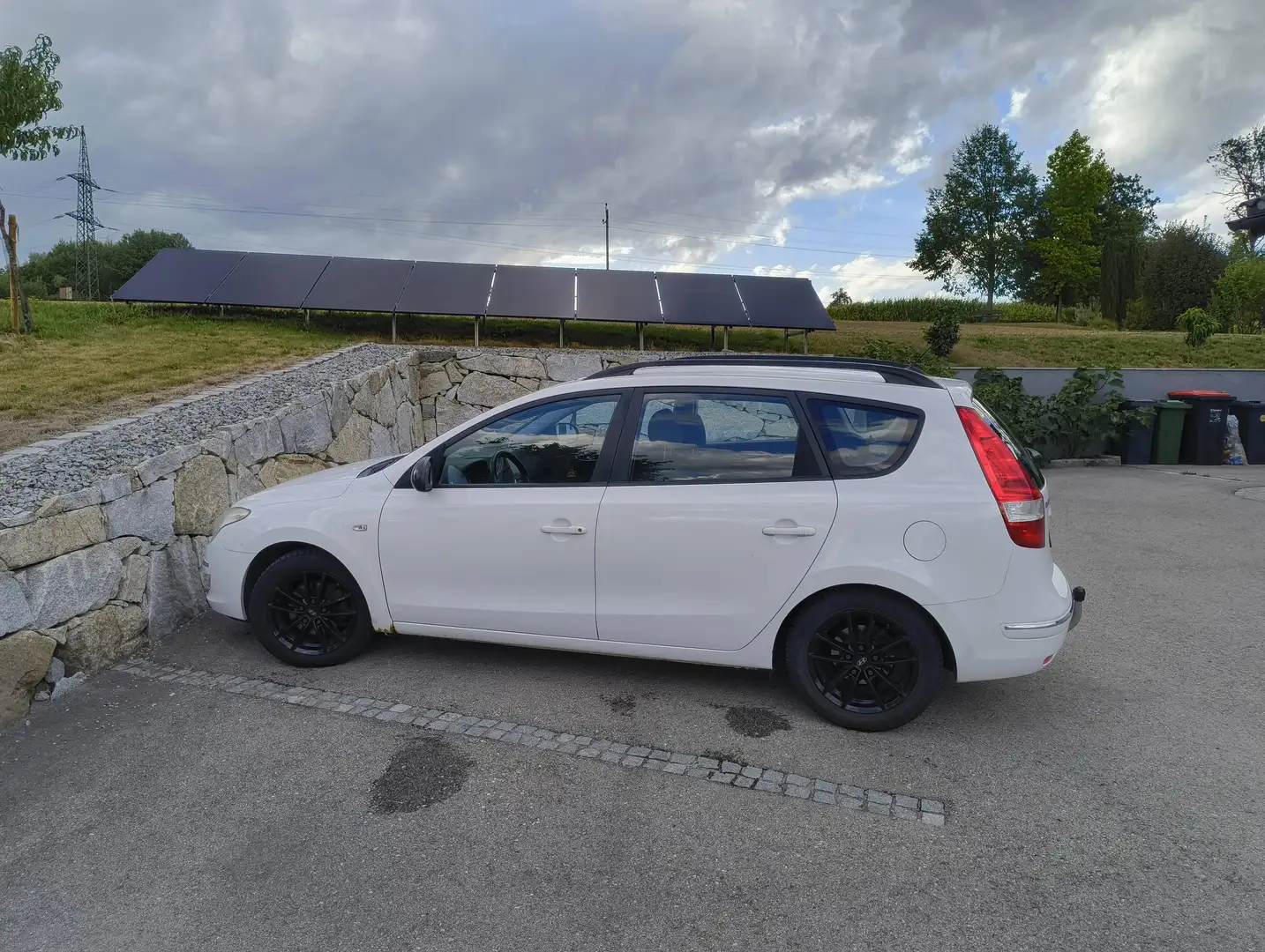 Hyundai i30 i30 CW 1,6 CVVT Comfort Comfort Weiß - 1