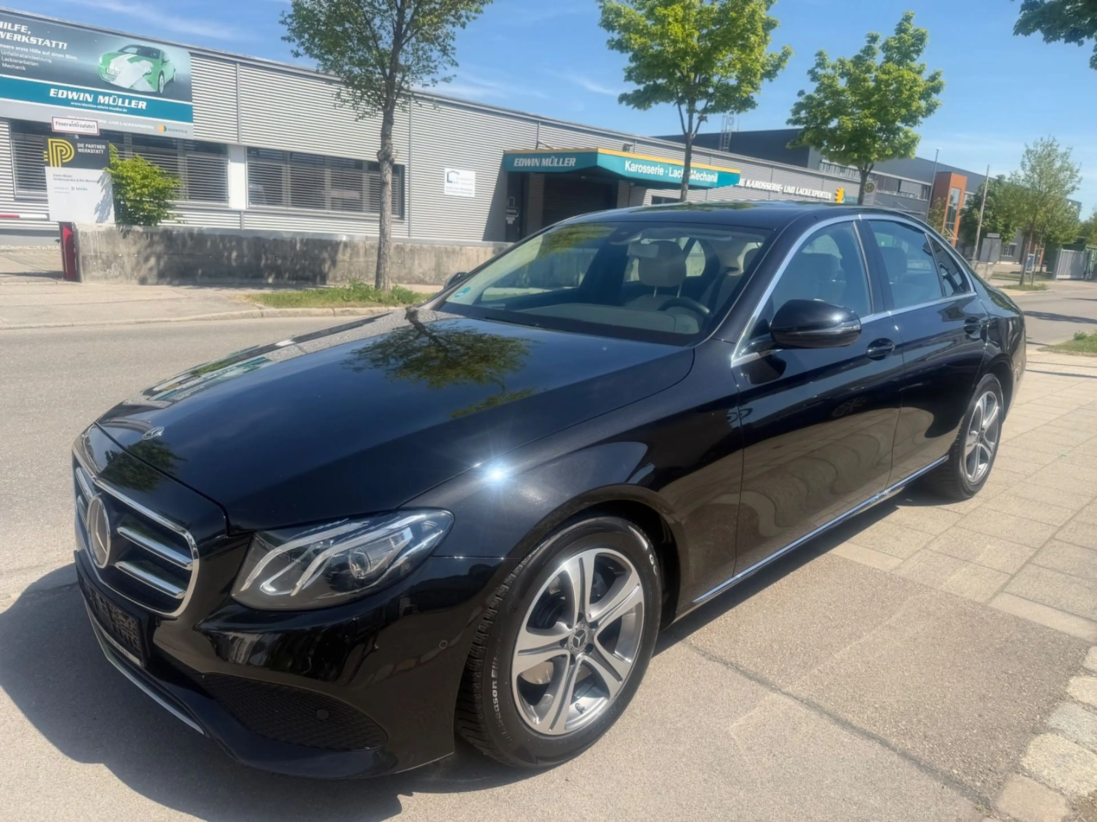 Mercedes-Benz E 220 d Autom. — photo 2