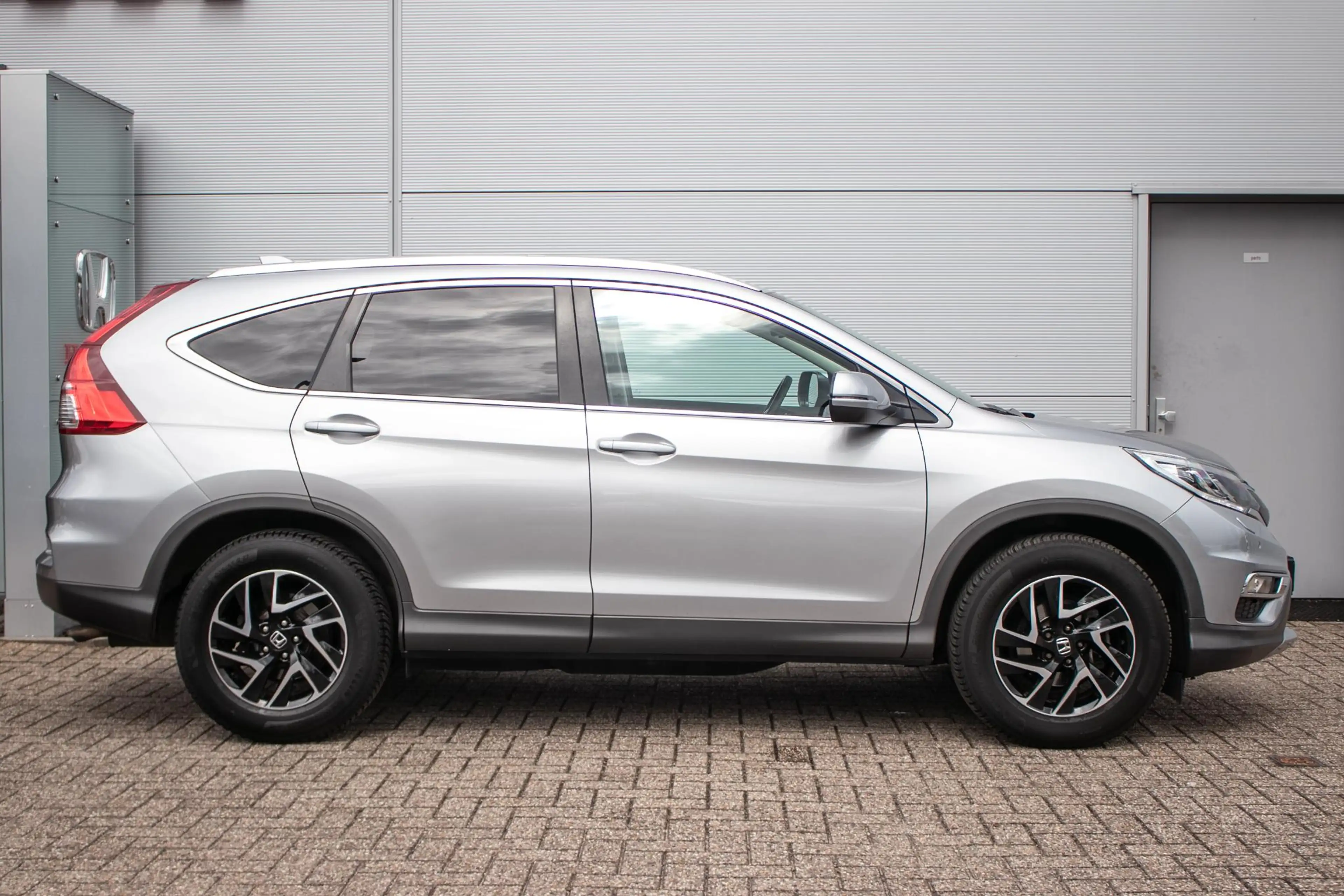 Honda CR-V 2.0 4WD Elegance Edition Nav | Cruise | Cam | All- — photo 11