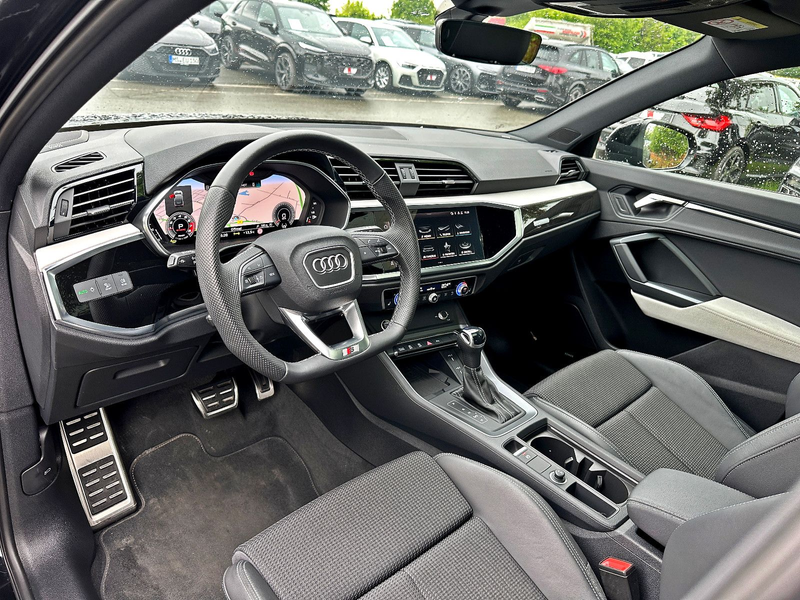 Audi Q3 Sportback 35TFSI S LINE PANO SONOS STANDHZ VC — photo 10
