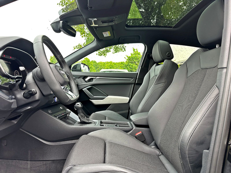 Audi Q3 Sportback 35TFSI S LINE PANO SONOS STANDHZ VC — photo 14
