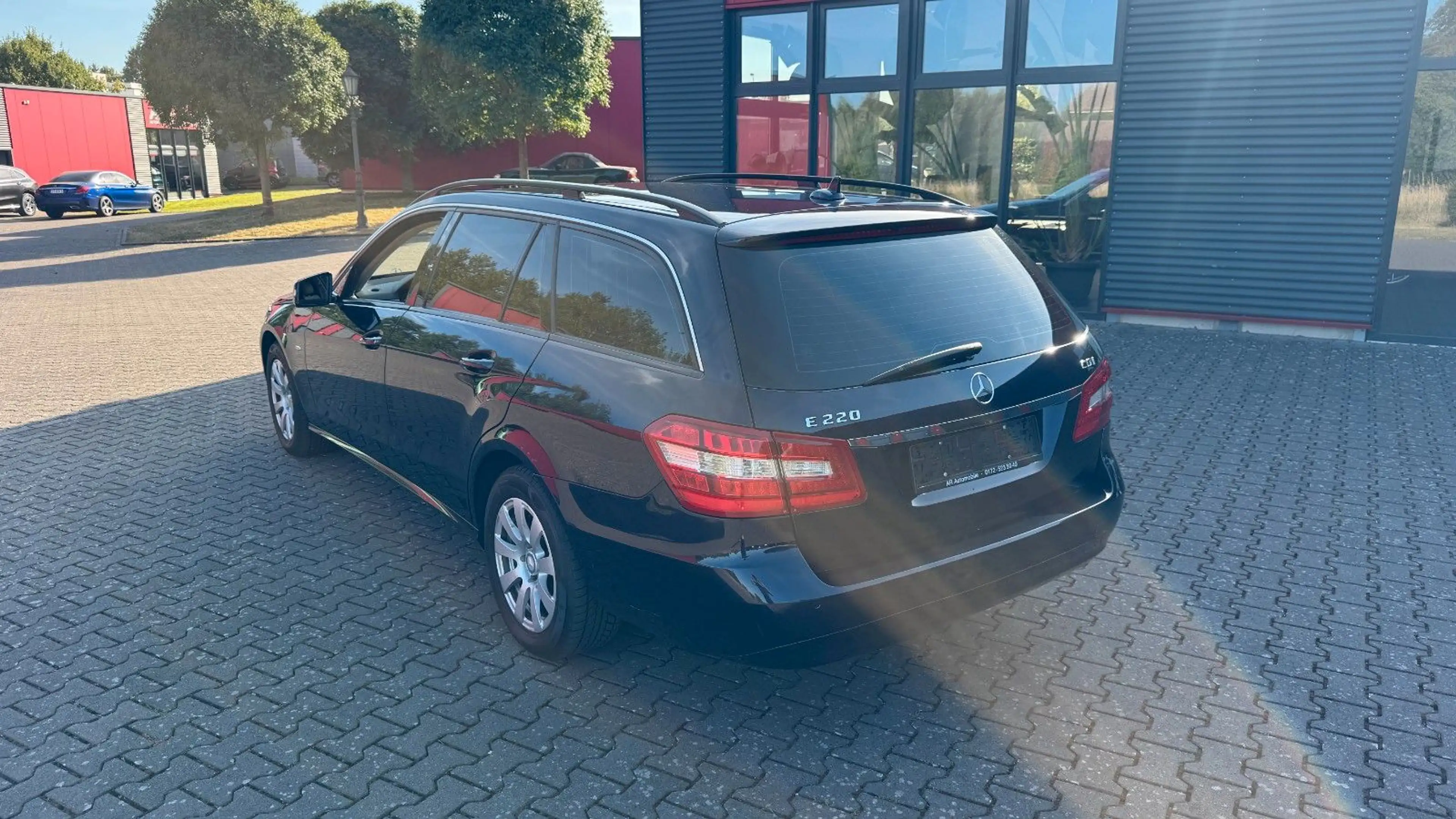 Mercedes-Benz E 220 d CDI T-Modell/ AHK Soundsystem Panno Leder — photo 9