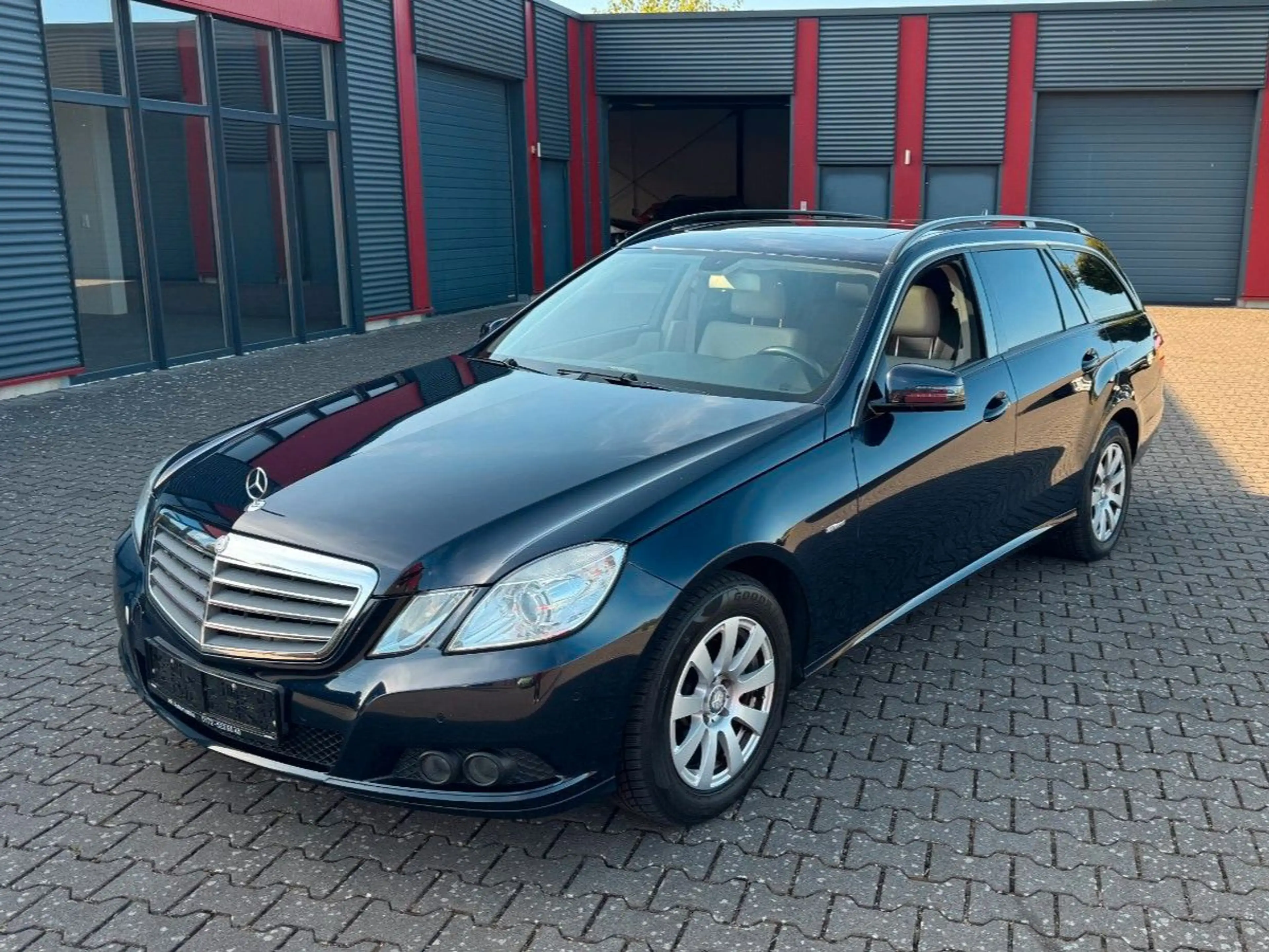 Mercedes-Benz E 220 d CDI T-Modell/ AHK Soundsystem Panno Leder