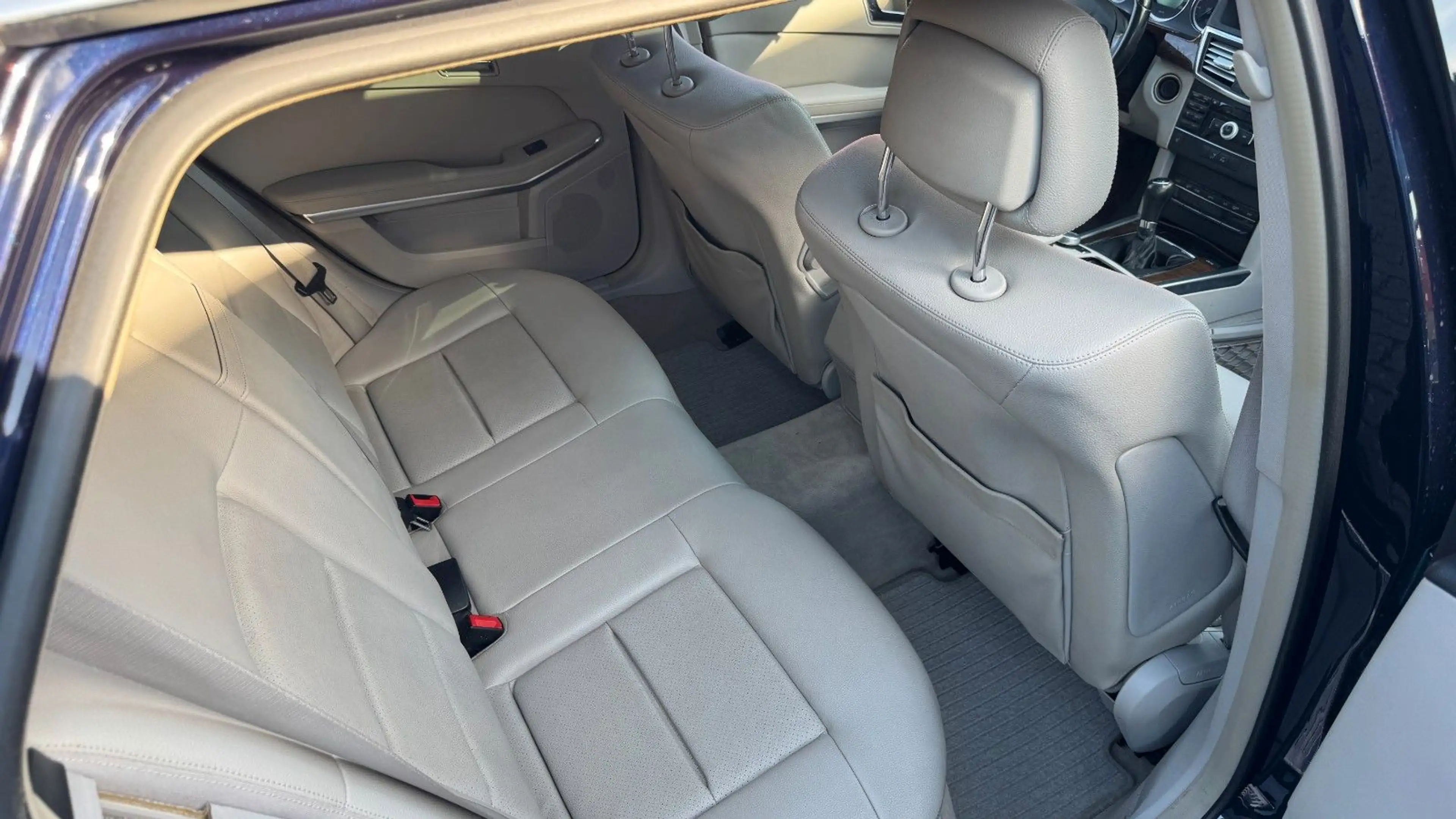 Mercedes-Benz E 220 d CDI T-Modell/ AHK Soundsystem Panno Leder — photo 10