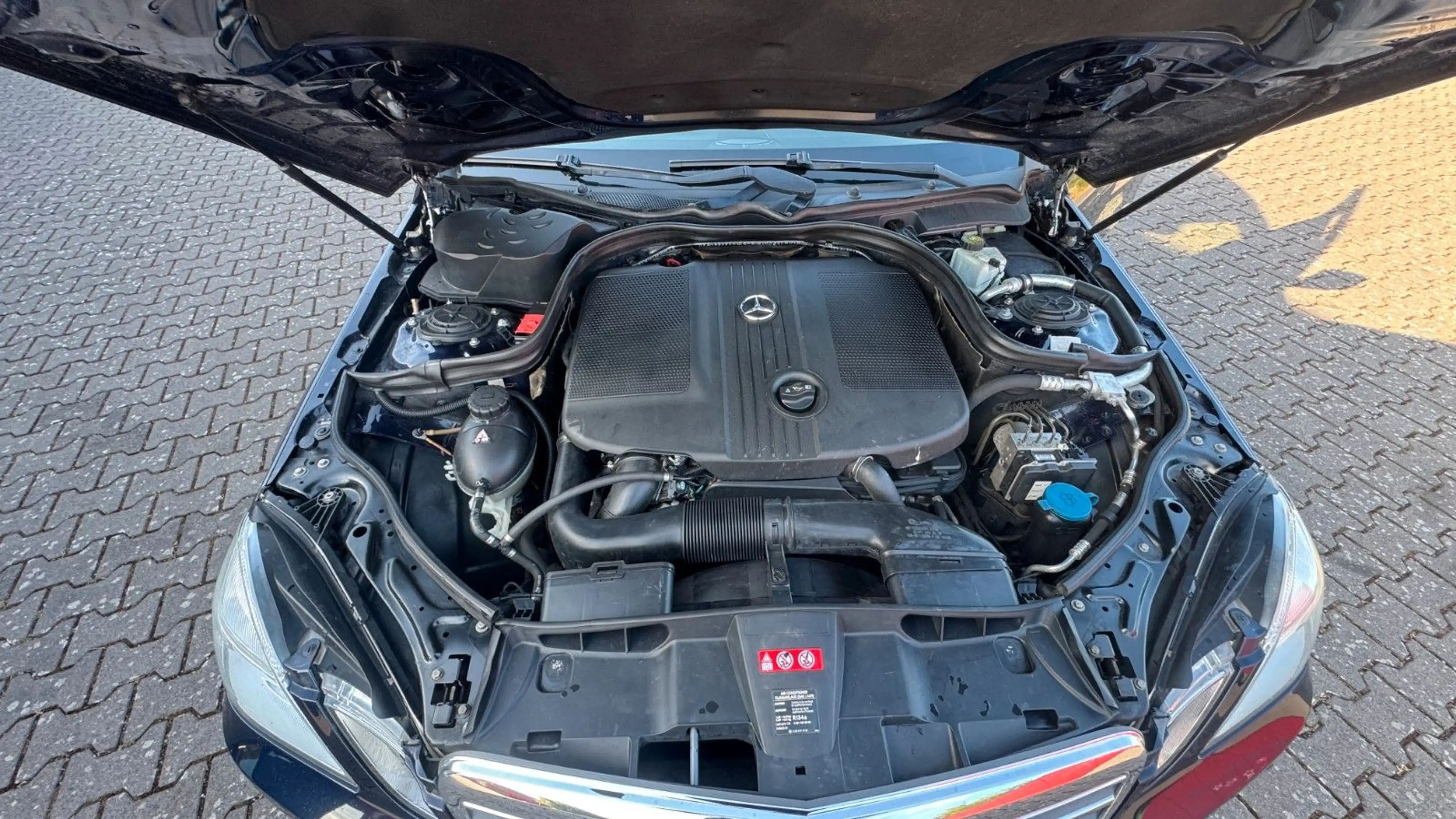 Mercedes-Benz E 220 d CDI T-Modell/ AHK Soundsystem Panno Leder — photo 14