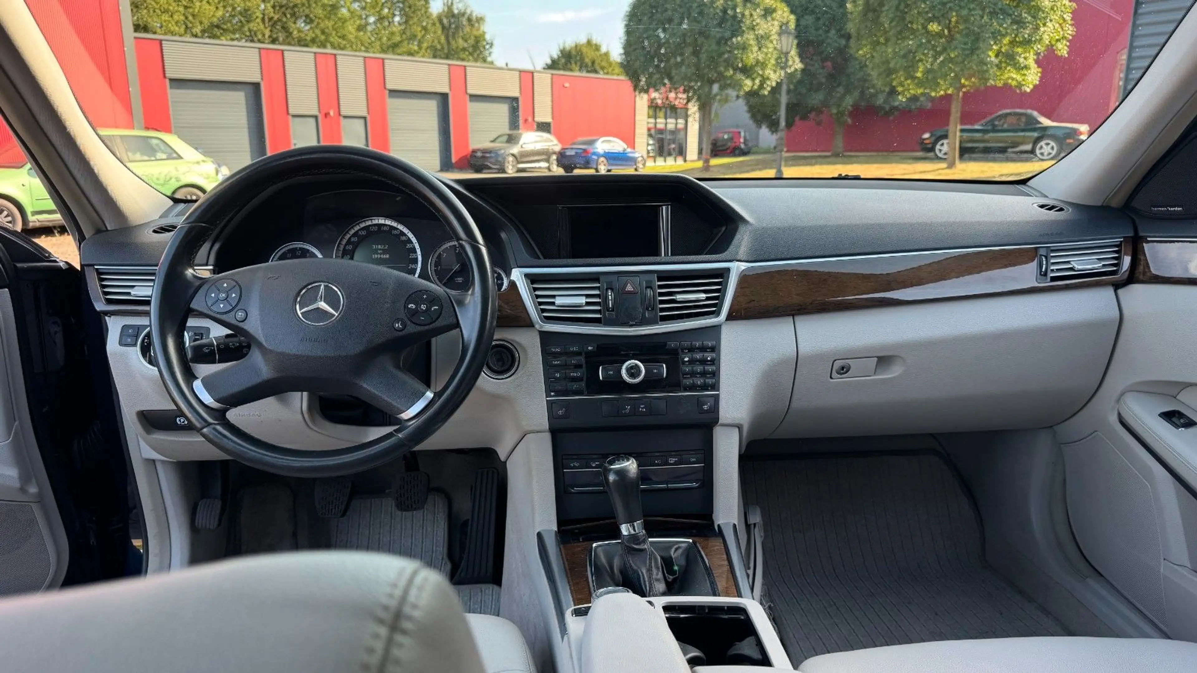 Mercedes-Benz E 220 d CDI T-Modell/ AHK Soundsystem Panno Leder — photo 8