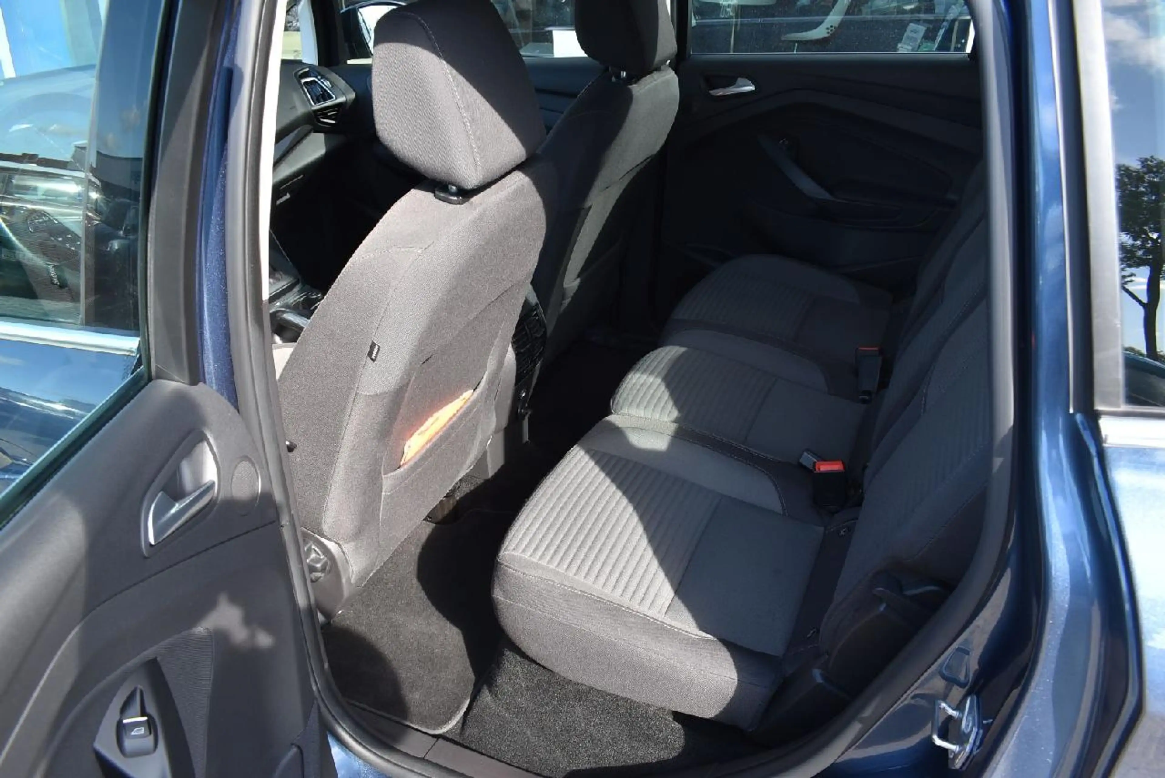 Ford C-Max Titanium — photo 8