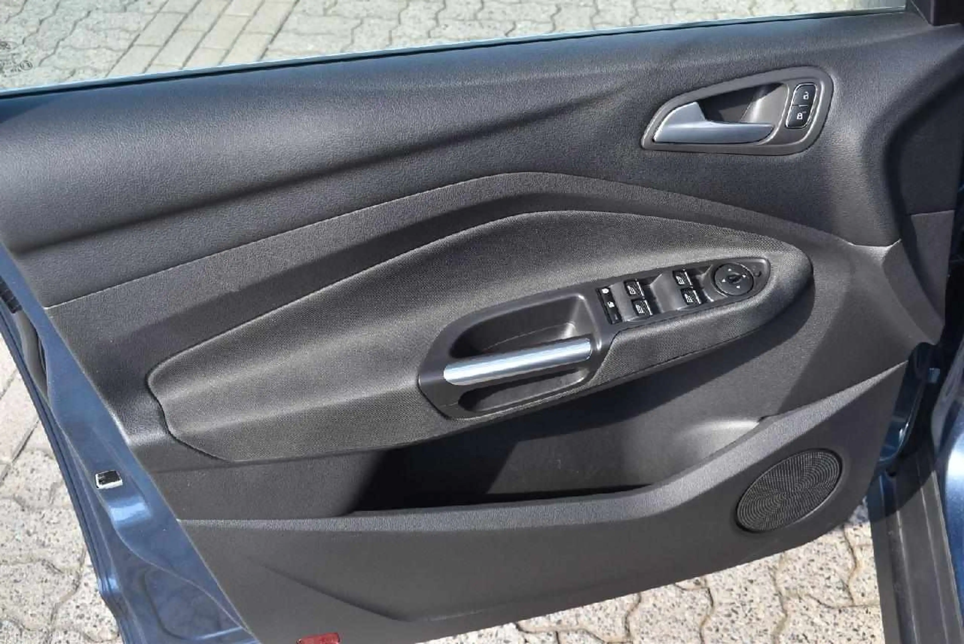 Ford C-Max Titanium — photo 9