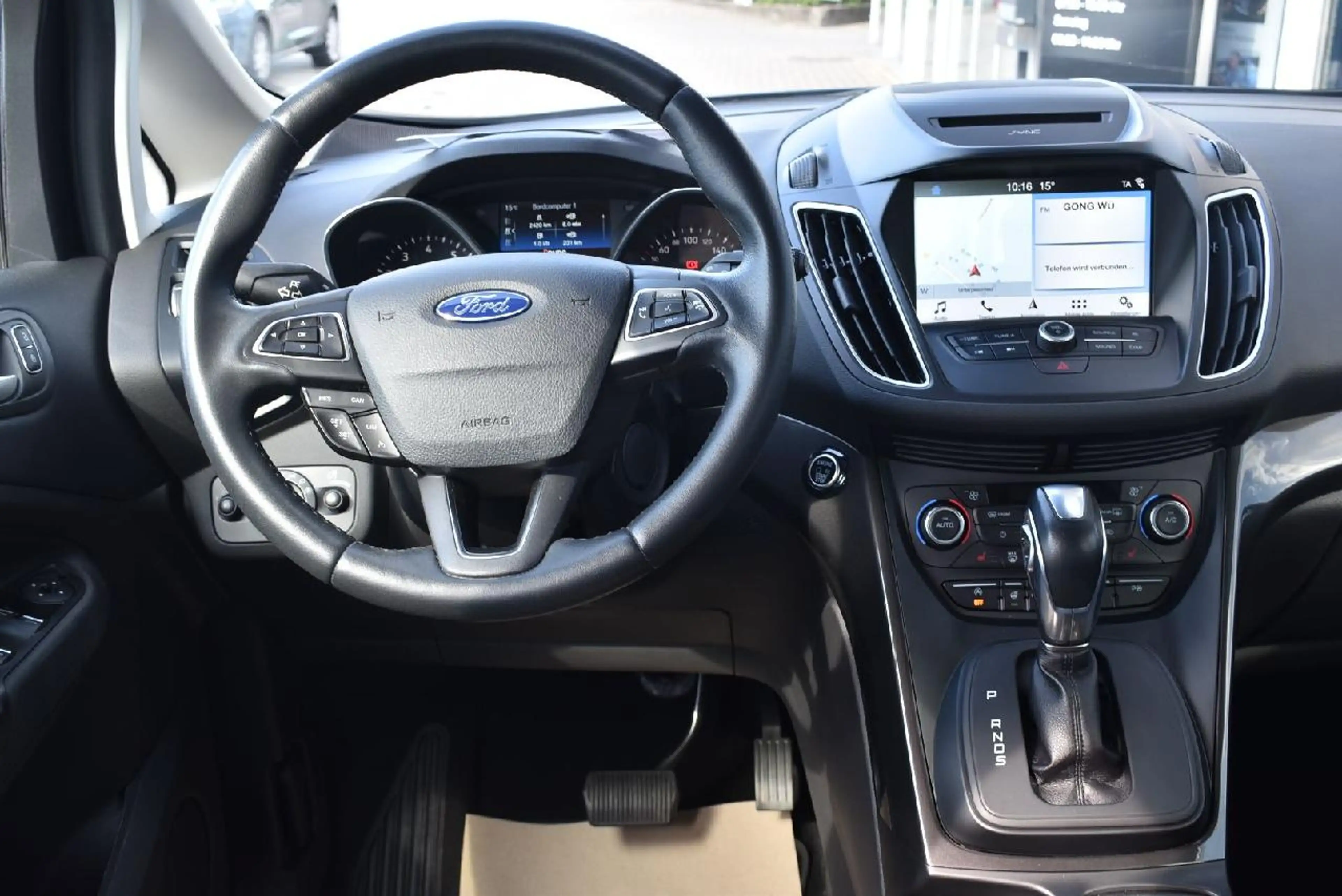Ford C-Max Titanium — photo 10