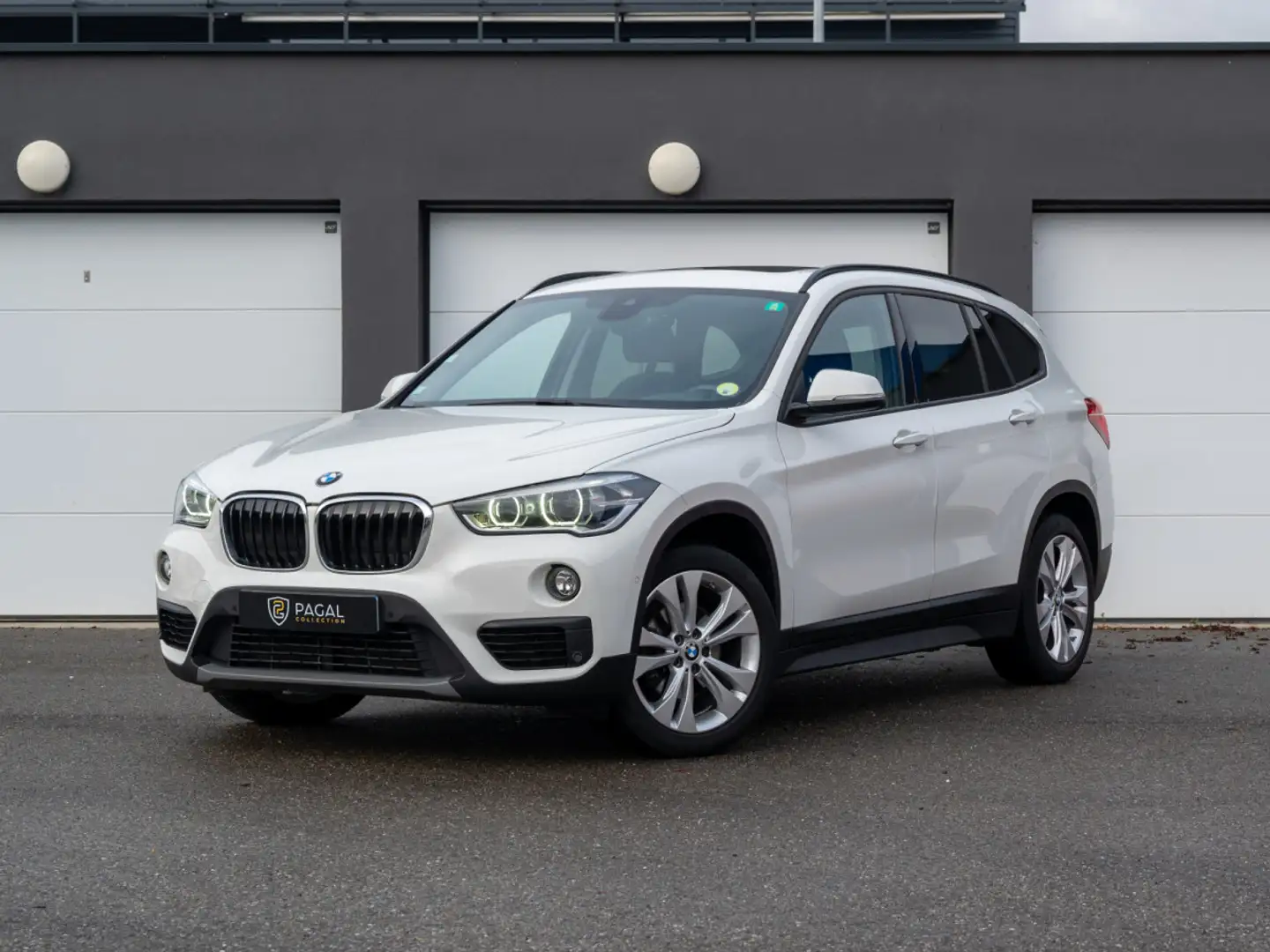 BMW X1 18d xdrive X-LINE Weiß - 1