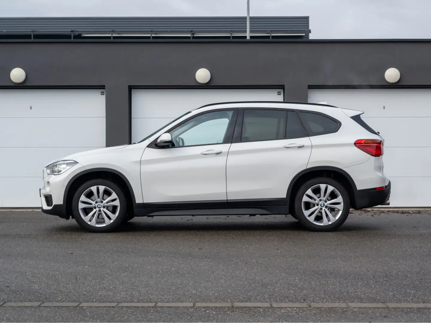 BMW X1 18d xdrive X-LINE Weiß - 2