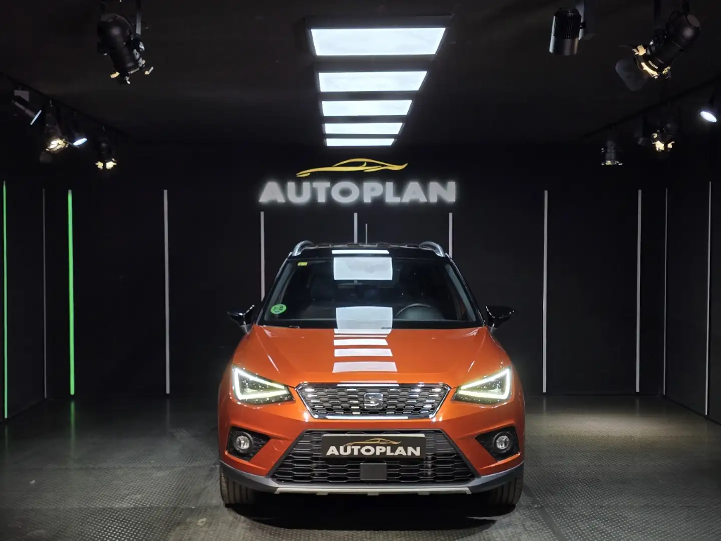 SEAT Arona 1.0 TSI Ecomotive S&S Xcellence 115 Orange - 2