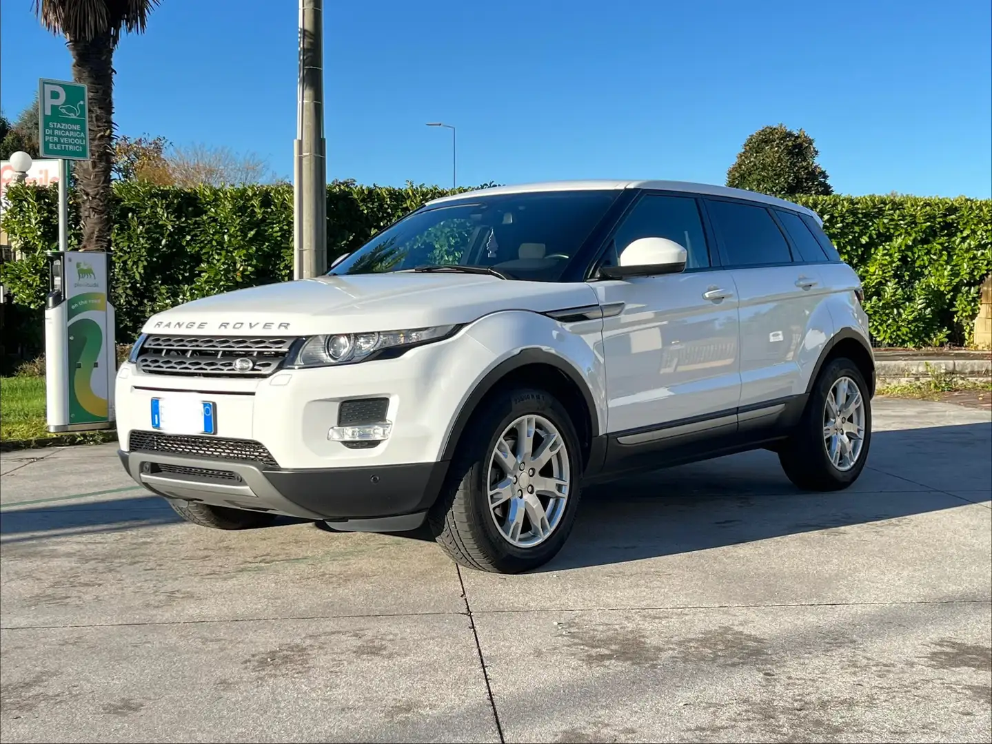 Land Rover Range Rover Evoque 5p 2.2 td4 Launch edition 150cv Bianco - 1