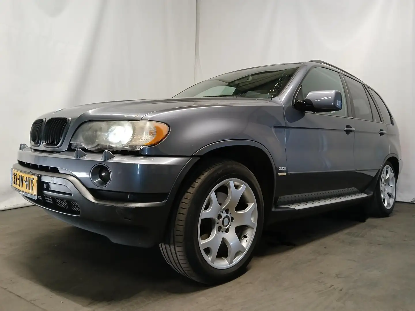 BMW X5 3.0i Executive - Motormanagement Brandt - Luchtver Gris - 2