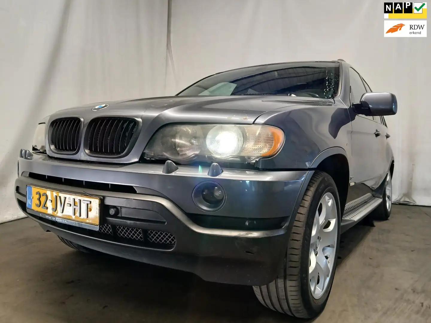 BMW X5 3.0i Executive - Motormanagement Brandt - Luchtver Gris - 1