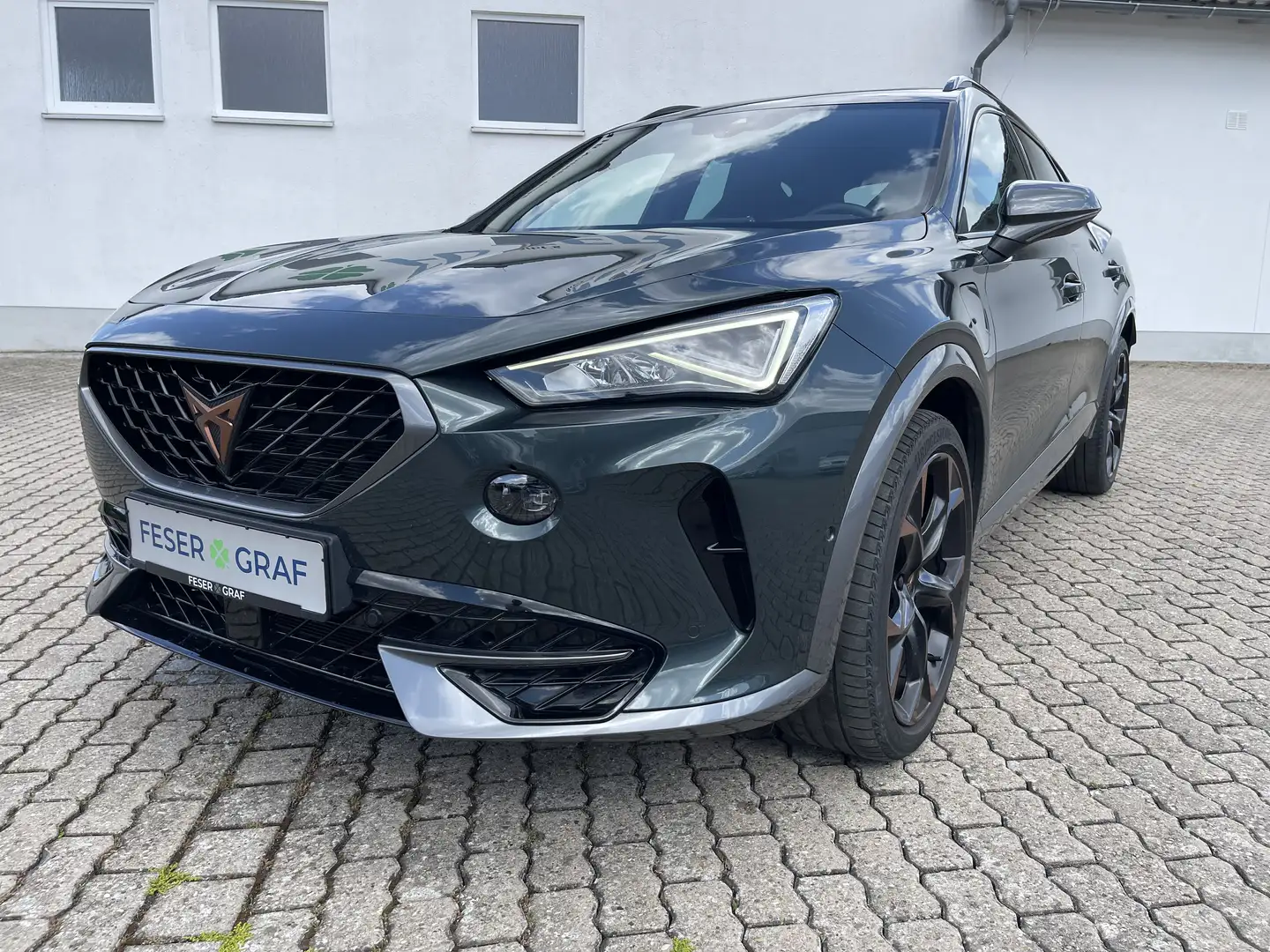CUPRA Formentor VZ 1.4 e-Hybrid ACC AHK eHECK eSITZ PANO Groen - 2