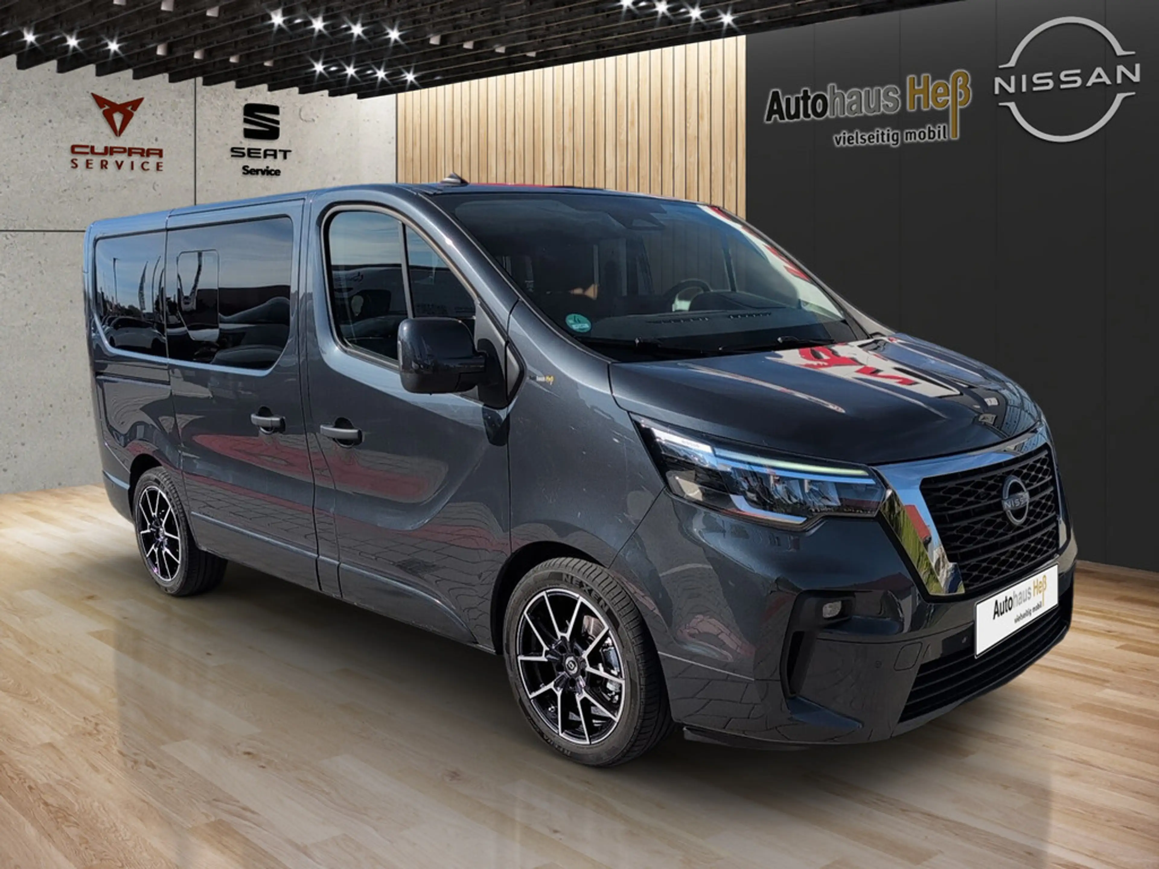 Nissan Primastar Kombi 2.0 L1H1 2,8t Tekna ACC LED — photo 4