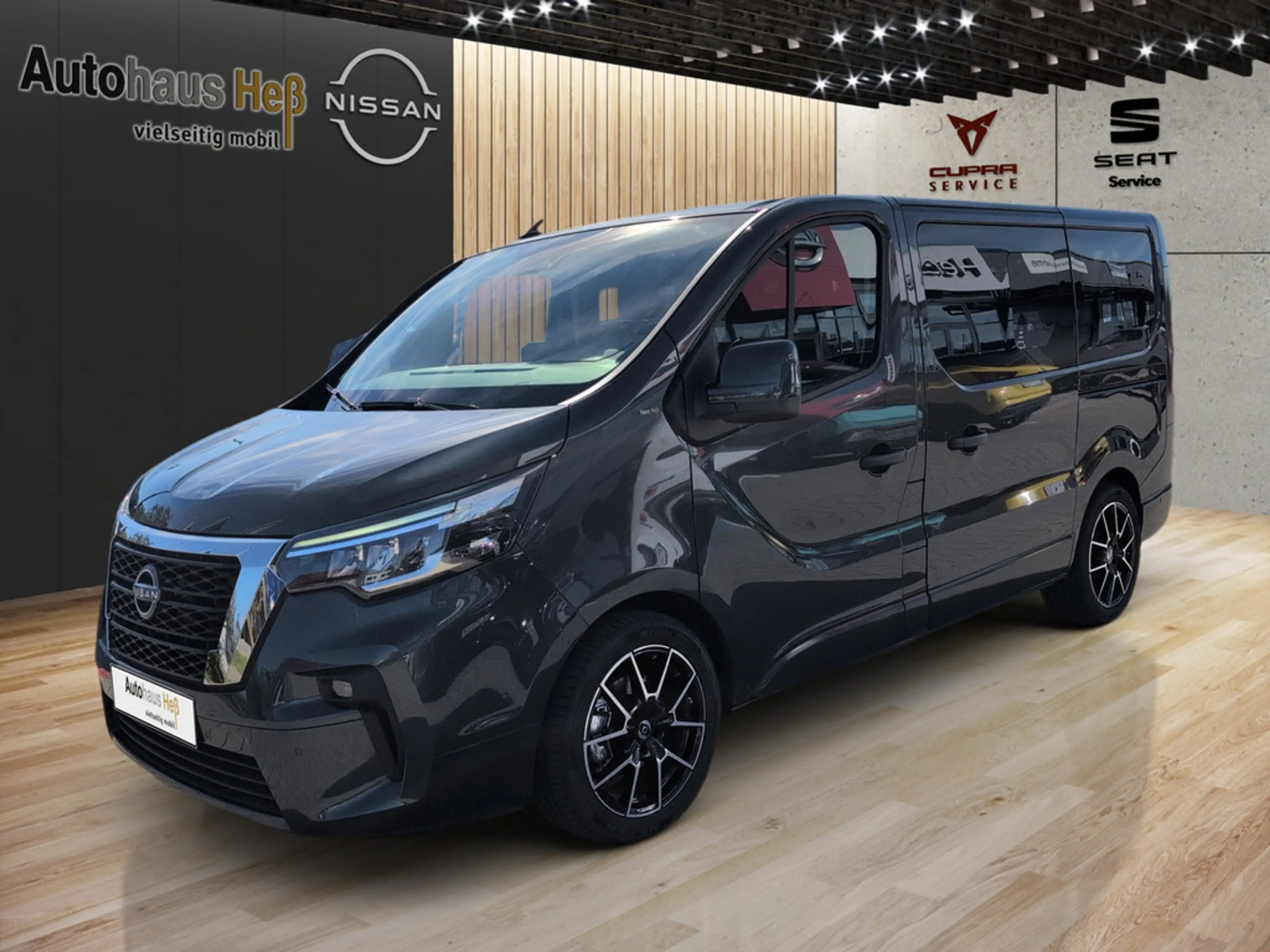 Nissan Primastar Kombi 2.0 L1H1 2,8t Tekna ACC LED