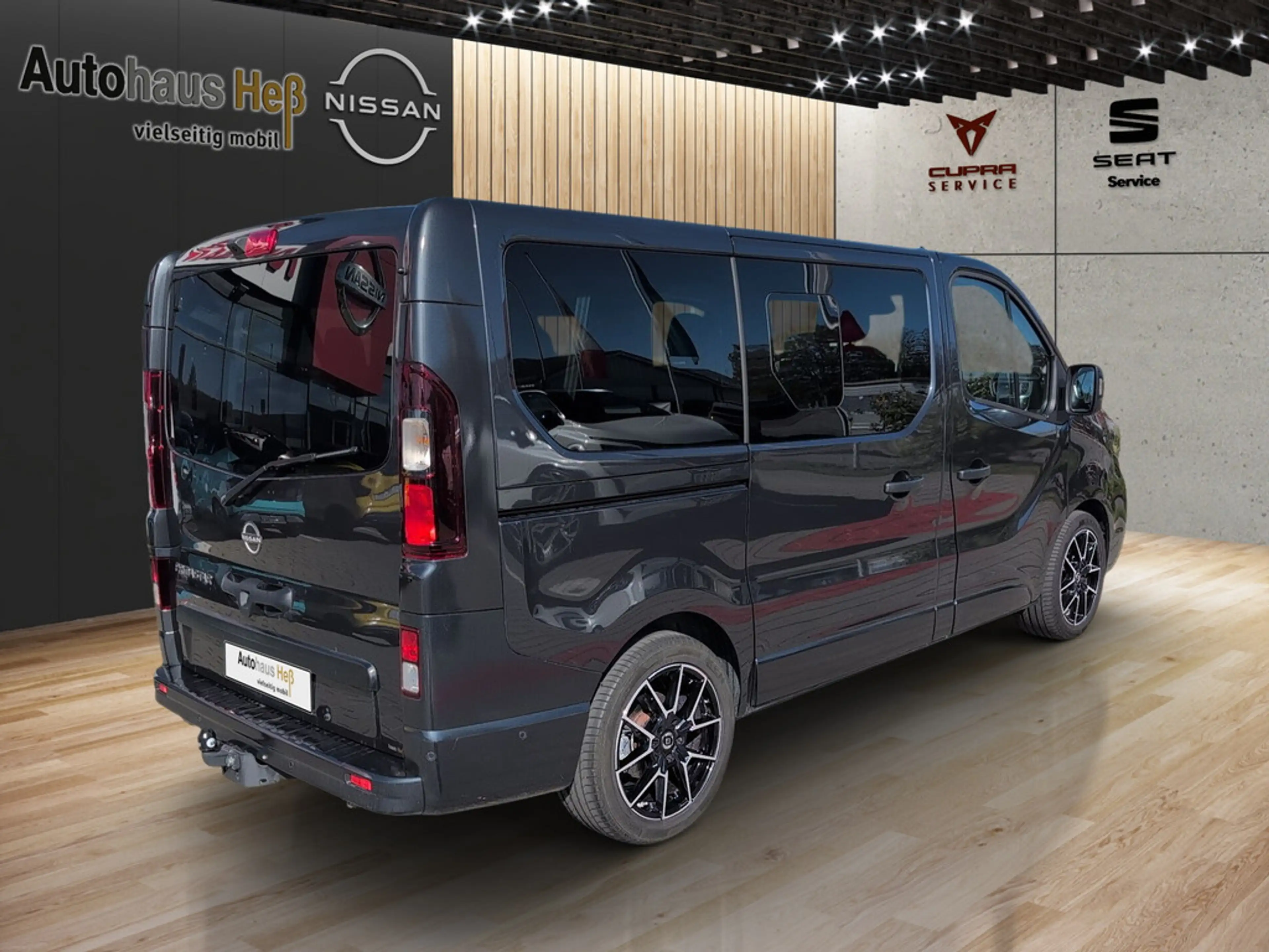 Nissan Primastar Kombi 2.0 L1H1 2,8t Tekna ACC LED — photo 6
