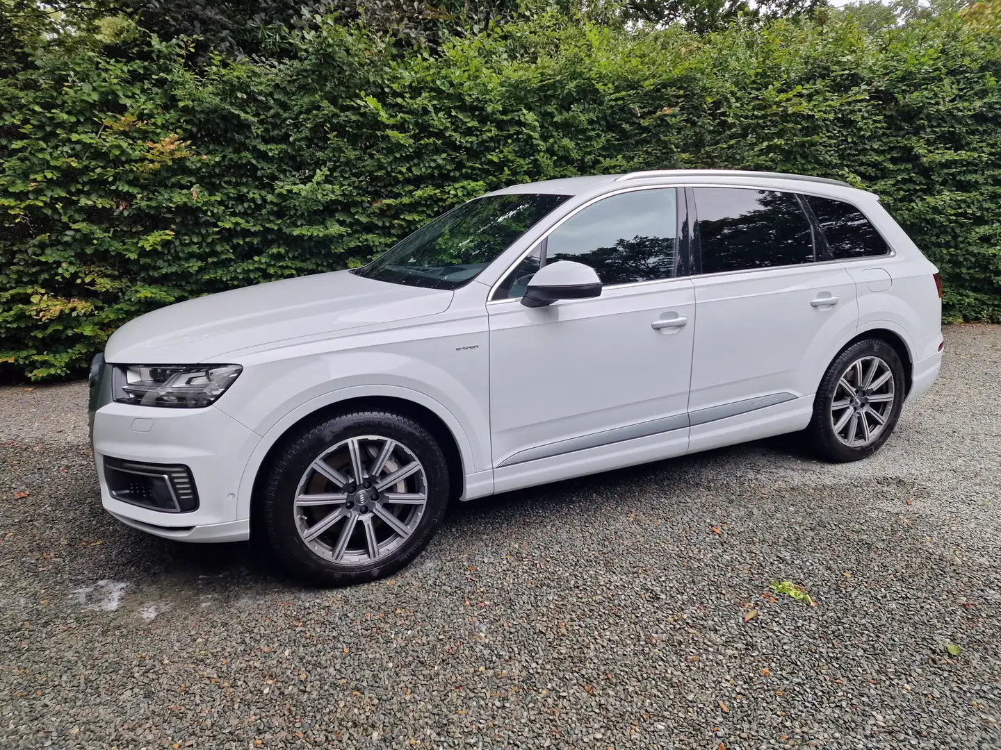 Audi Q7 e-tron Weiß - 1