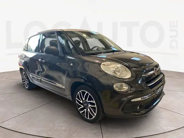 Fiat 500l view 3
