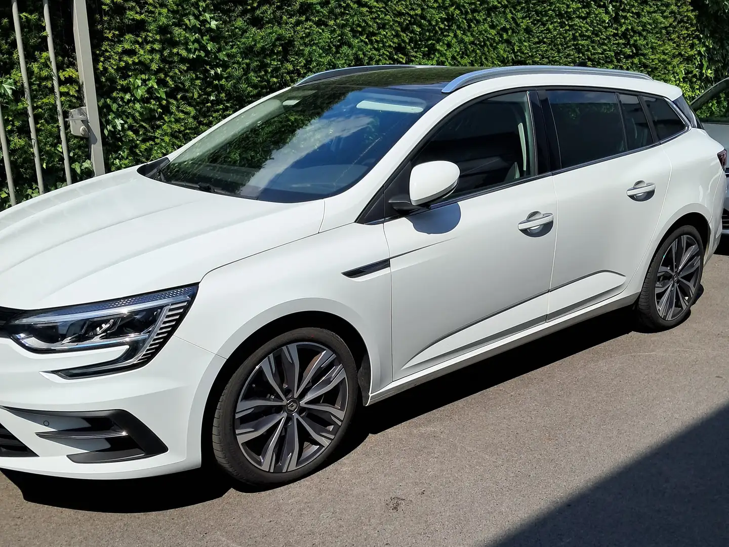 Renault Megane Megane Grandtour TCe 140 GPF EDC TECHNO Wit - 2