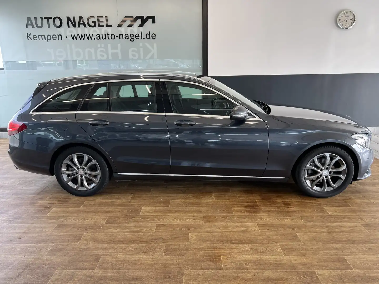 Mercedes-Benz C 180 C 180 T Avantgarde +LED+NAVI+AHK+Ambi.+Panorama+ Grau - 2