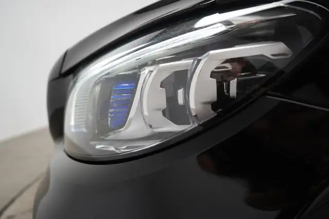 Mercedes-Benz C-Class view 10
