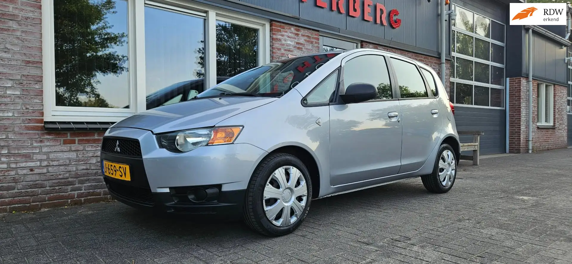 Mitsubishi Colt 1.1 Edition One Airco! 5-Deurs! Leuke/Nette Auto! Gris - 1