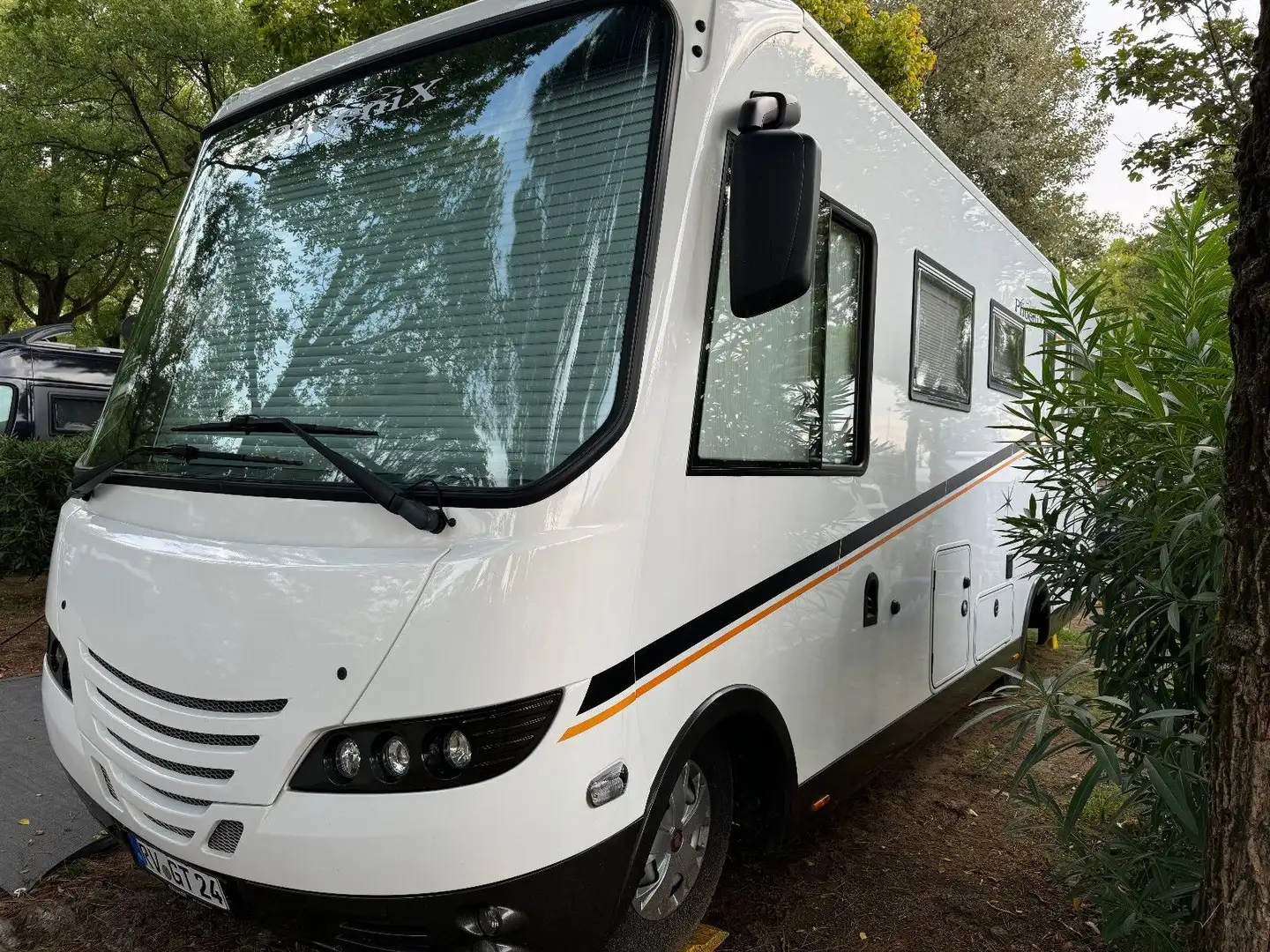 Phoenix 7700L Midi Liner Style X Autom. ALDE Weiß - 2